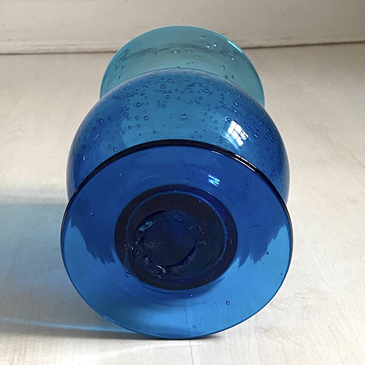 Pair of candle holders from the Biot glassworks, height 22 cm, diameter 15 cm.