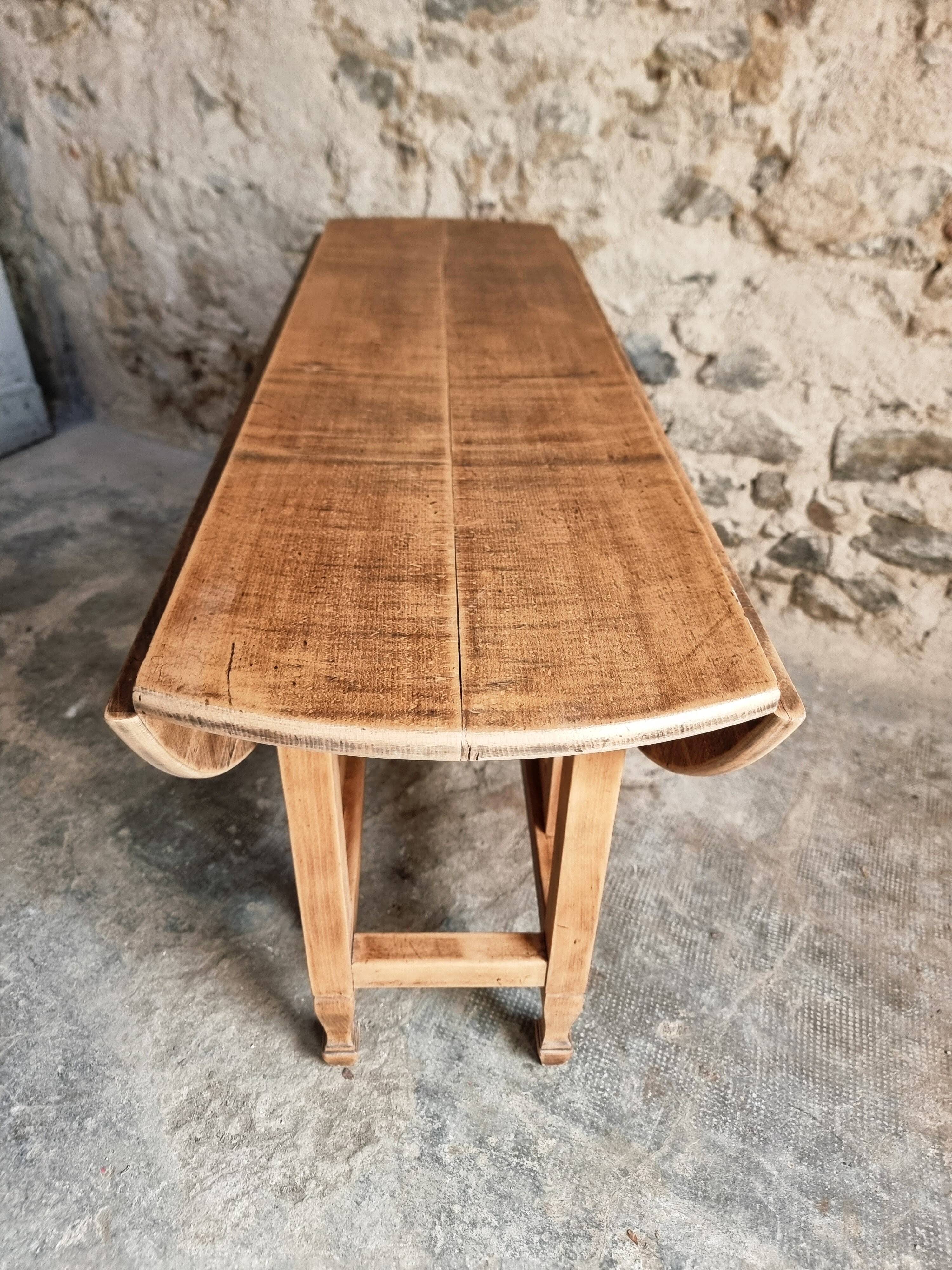 Vintage French drop-leaf table – Oval dining table, circa 1930–1950