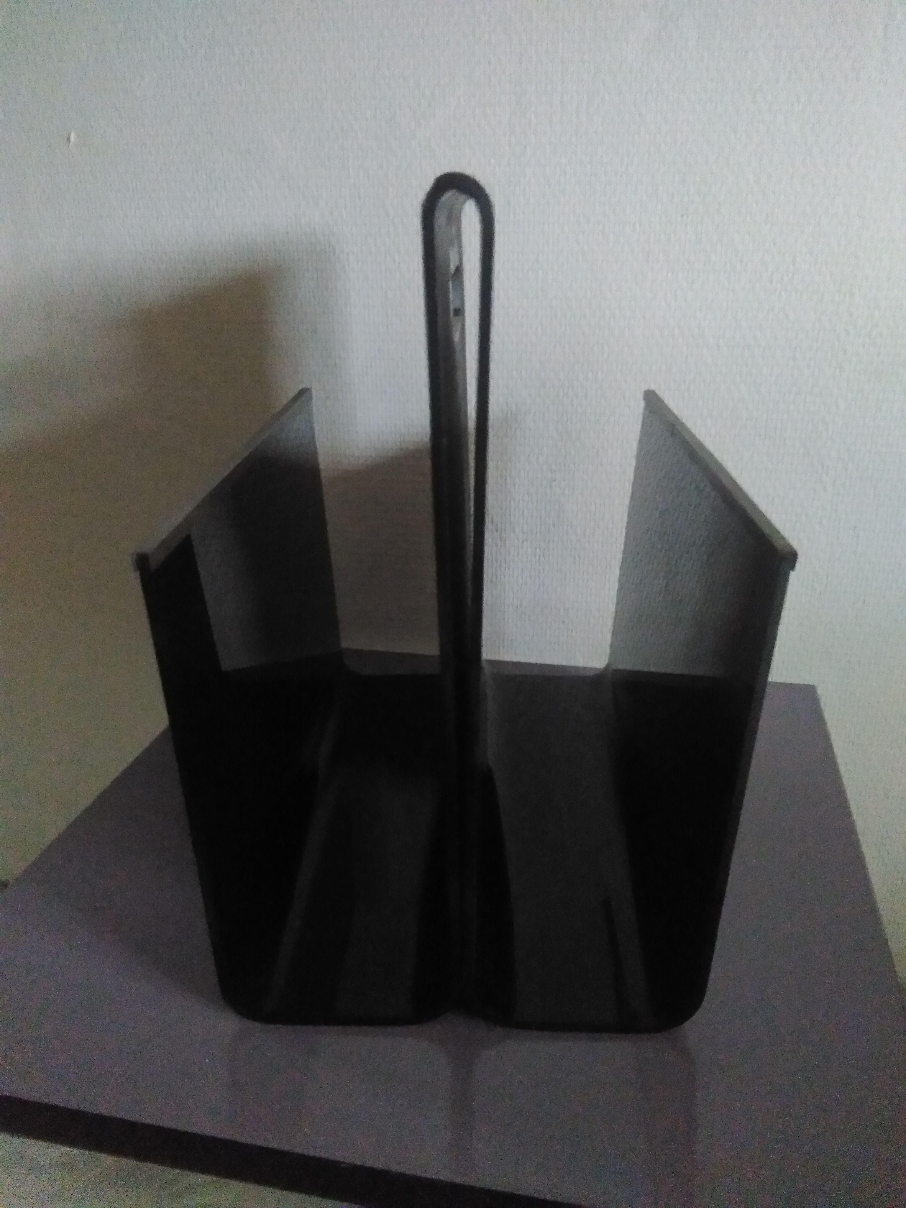 Vintage magazine holder in plexiglas