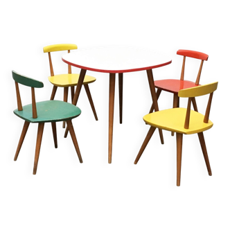 Children's table and chair set by Karla Drabsch for Kleid & Raum, 1950s, set of 5.