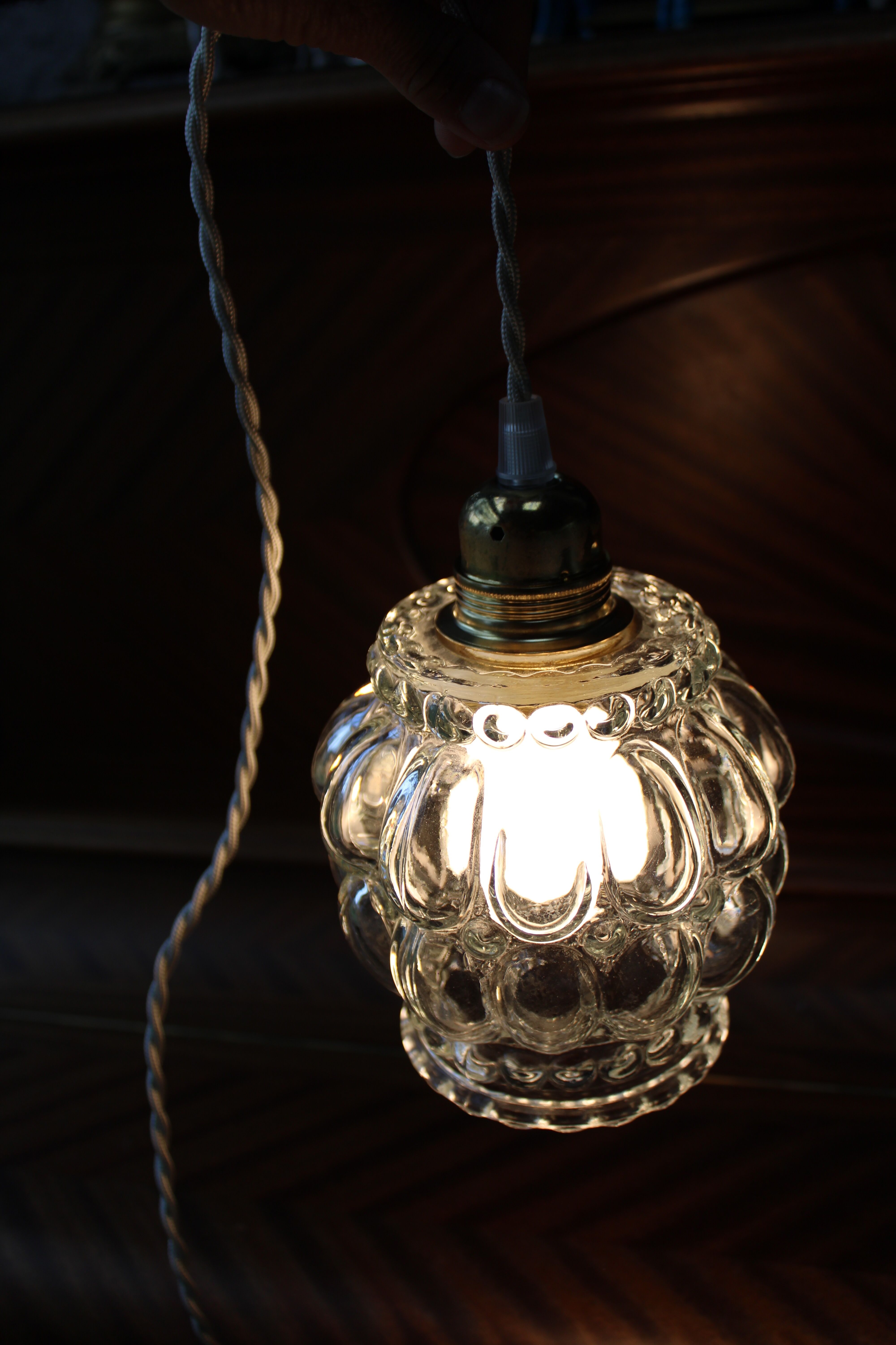 Moulded glass globe walk-in lamp