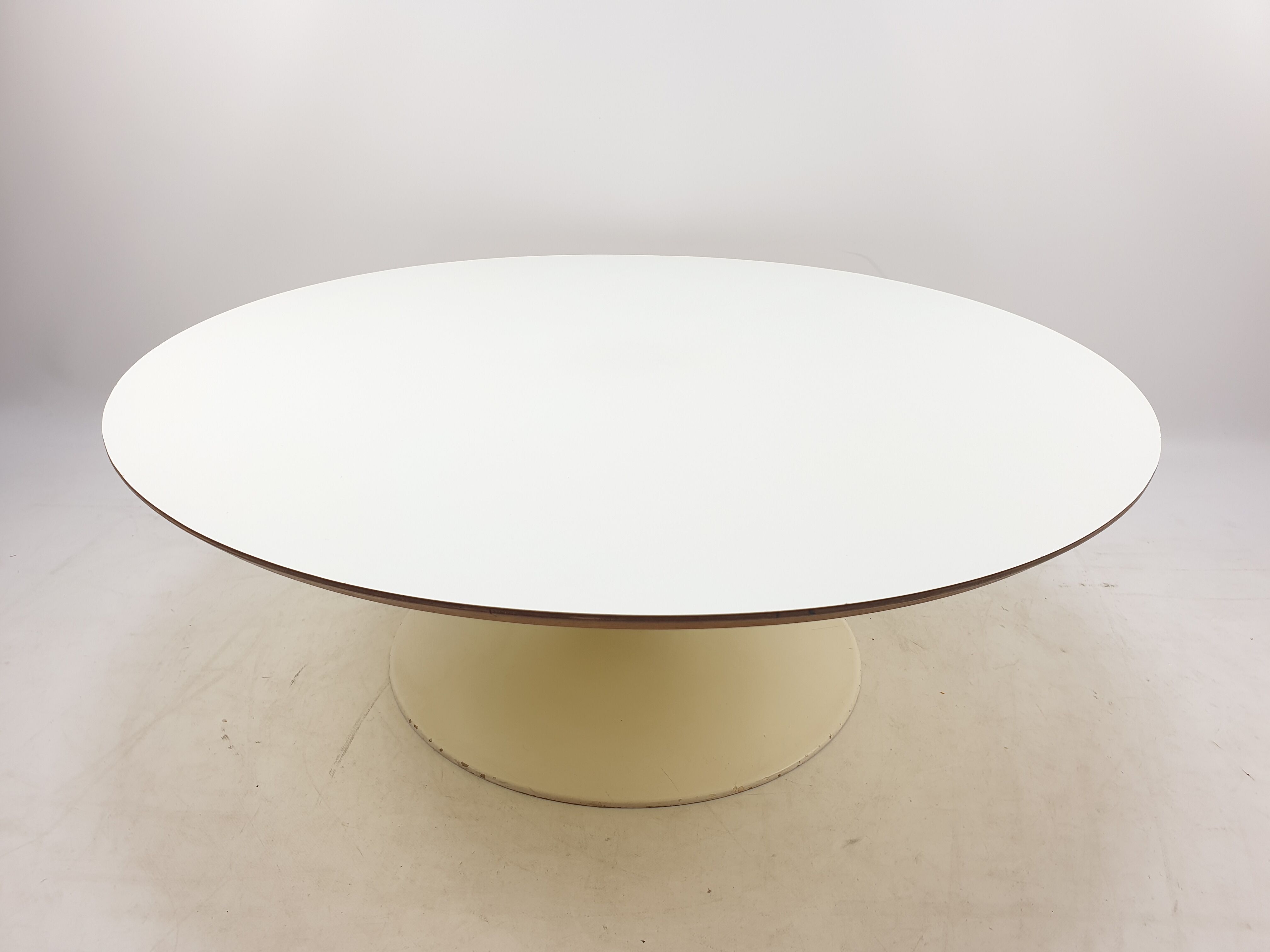 Circle coffee table by Pierre Paulin for Artifort, 1960s