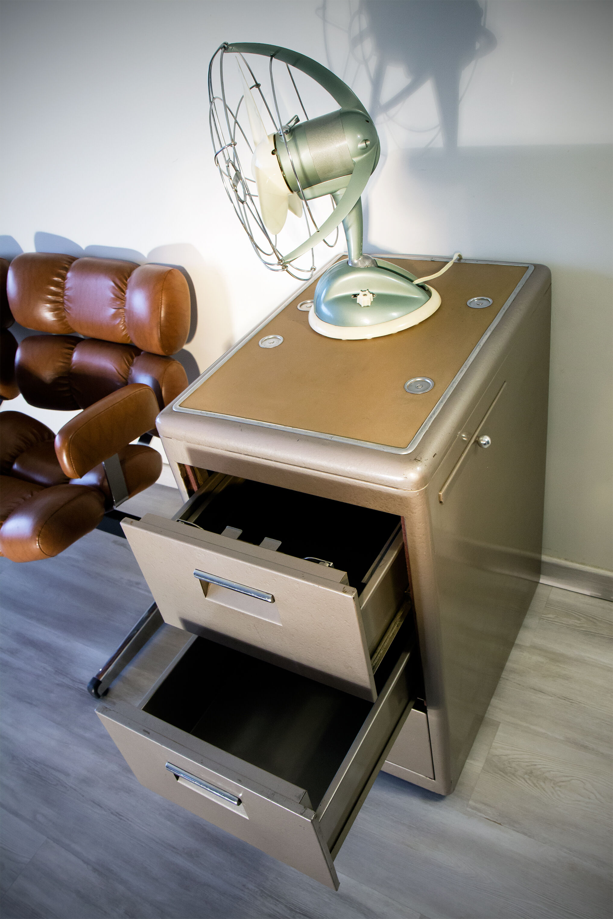 Metal craft furniture 50 years, Gestetner