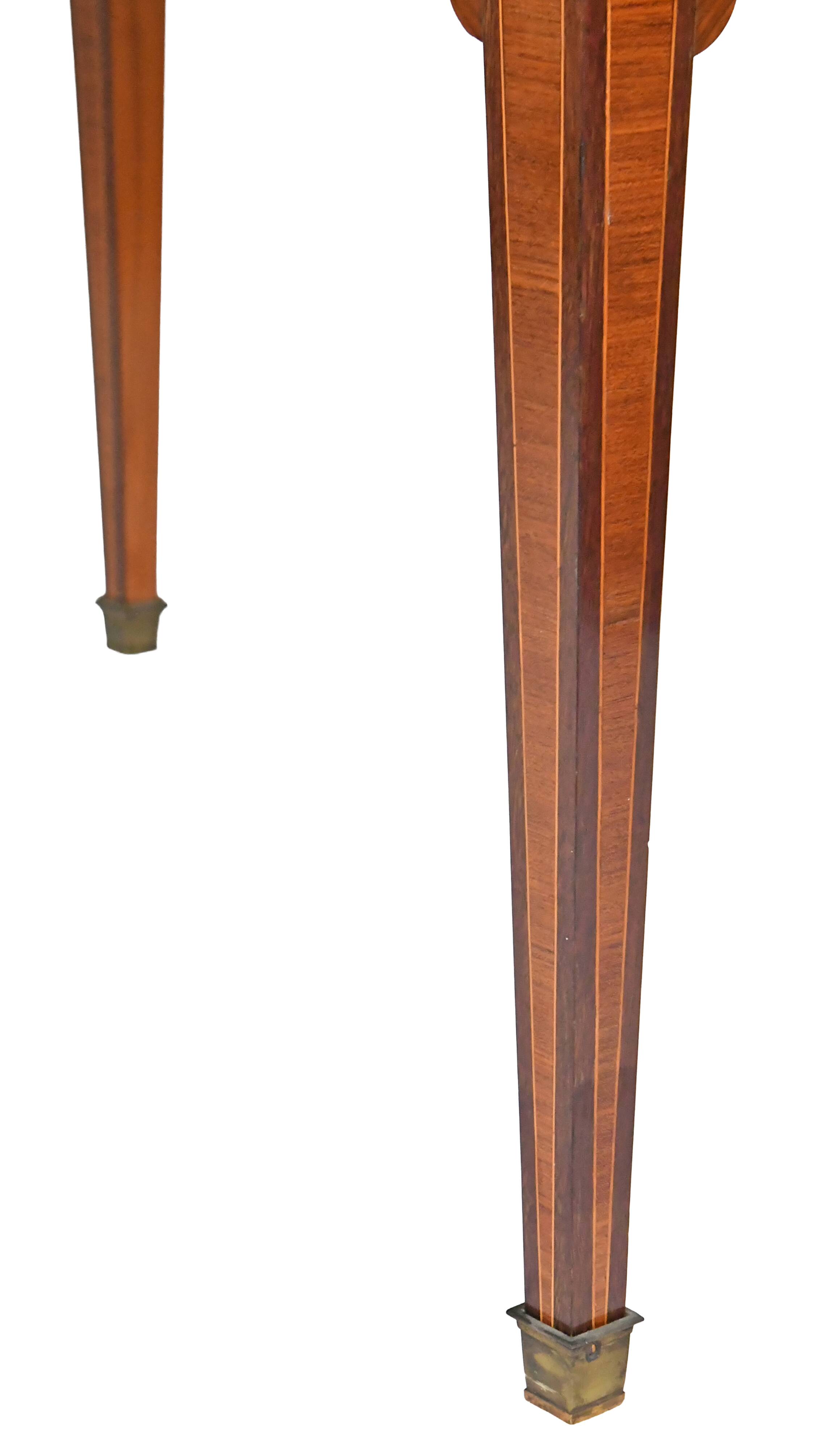 Cylinder desk in Louis XVI style