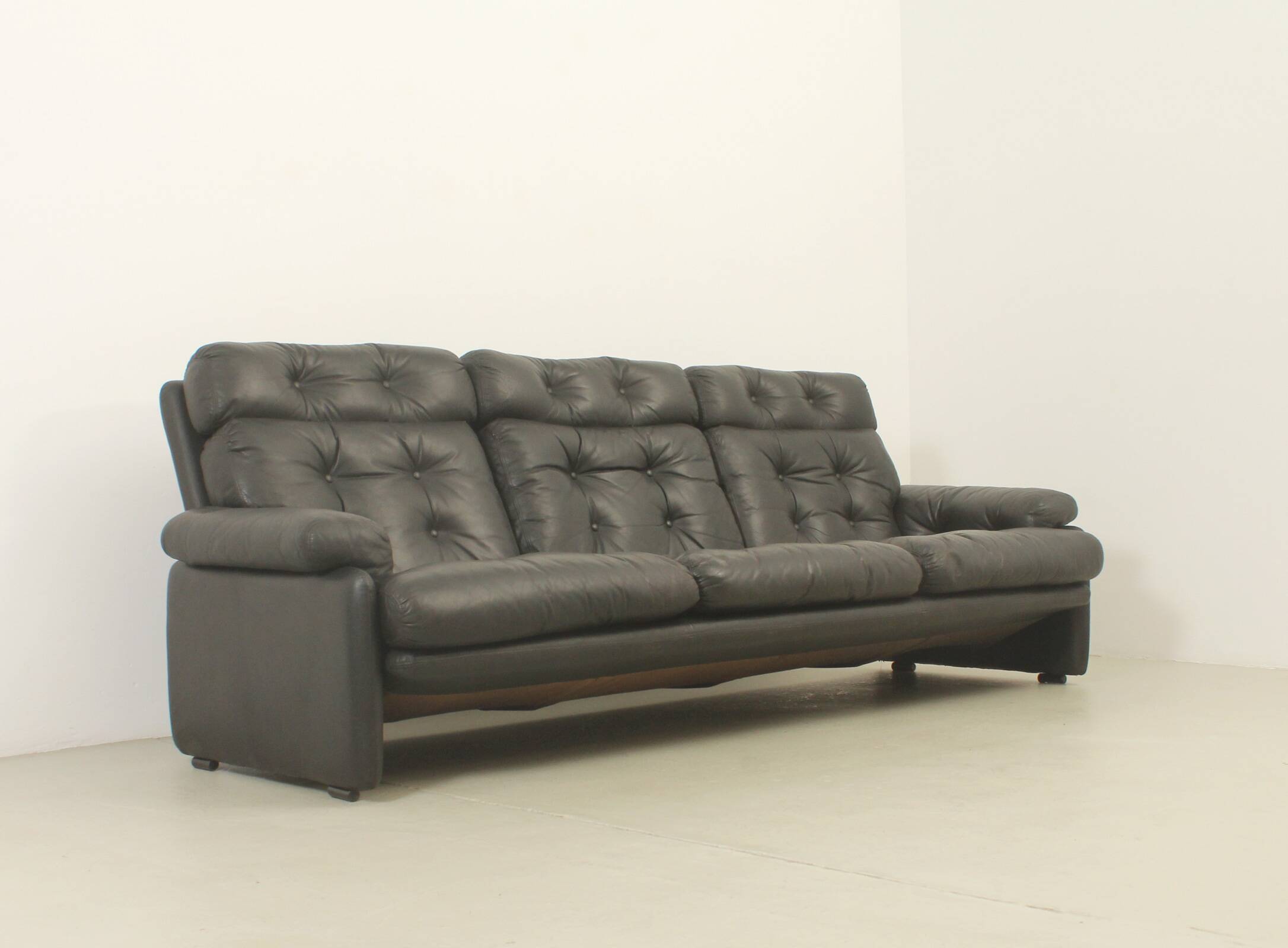 Three-seater Coronado sofa by Tobia Scarpa for B&B, Italy, 1966.