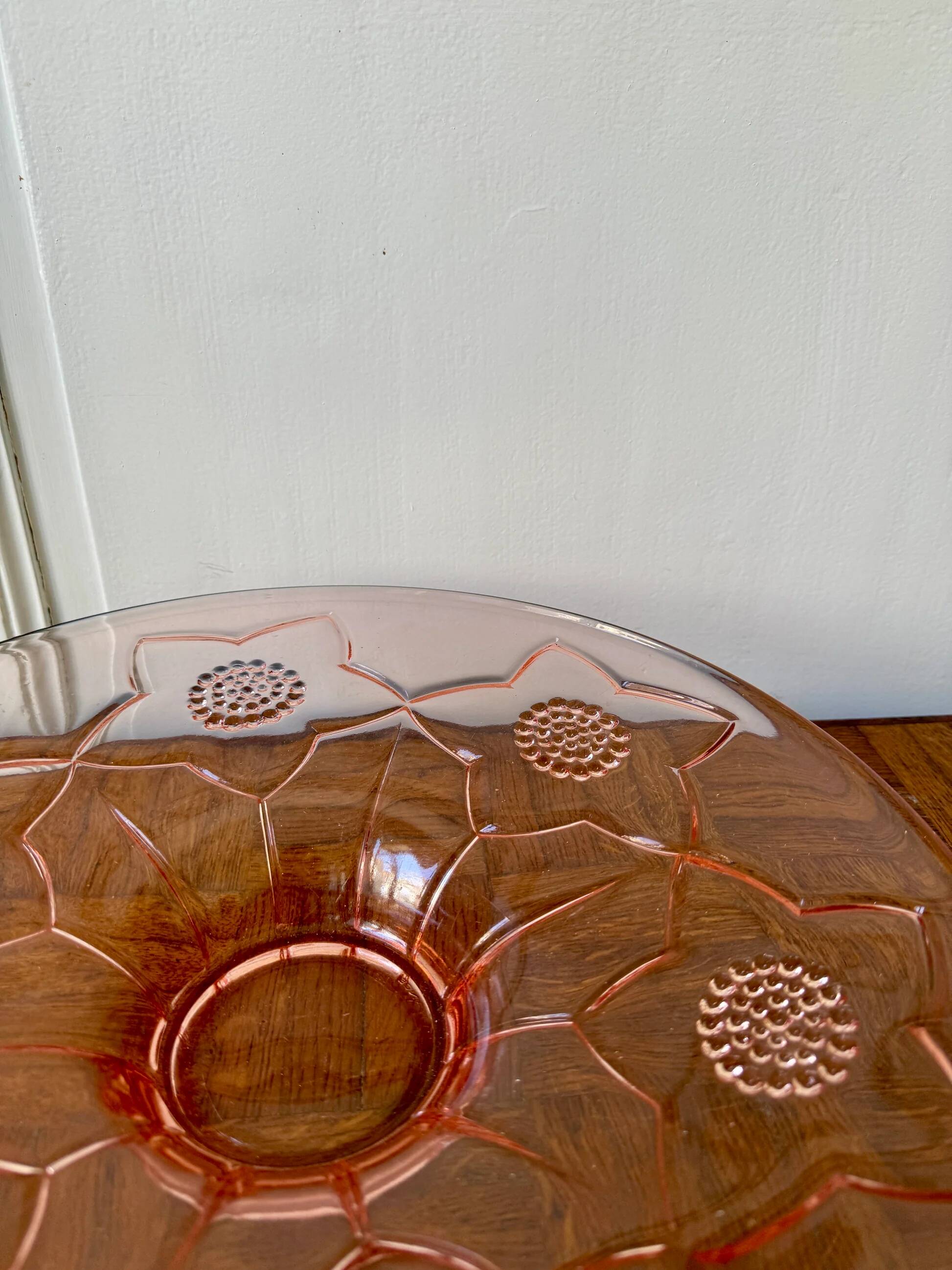 Plate in rosaline - floral patterns