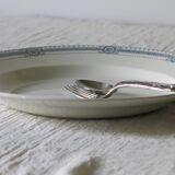 Very pretty old serving dish from Sarreguemines model "Carlina" in good condition