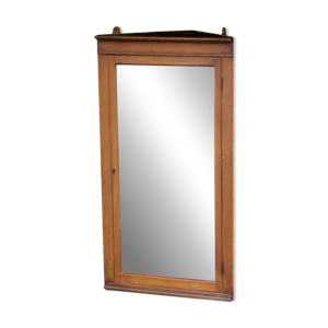 Adorable vitrine d'angle