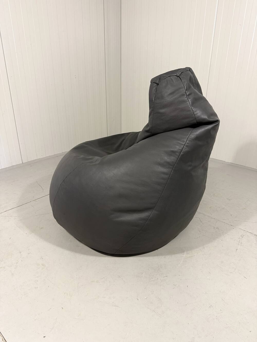 Zanotta Sacco large model leather beanbag lounge chair 1980’s