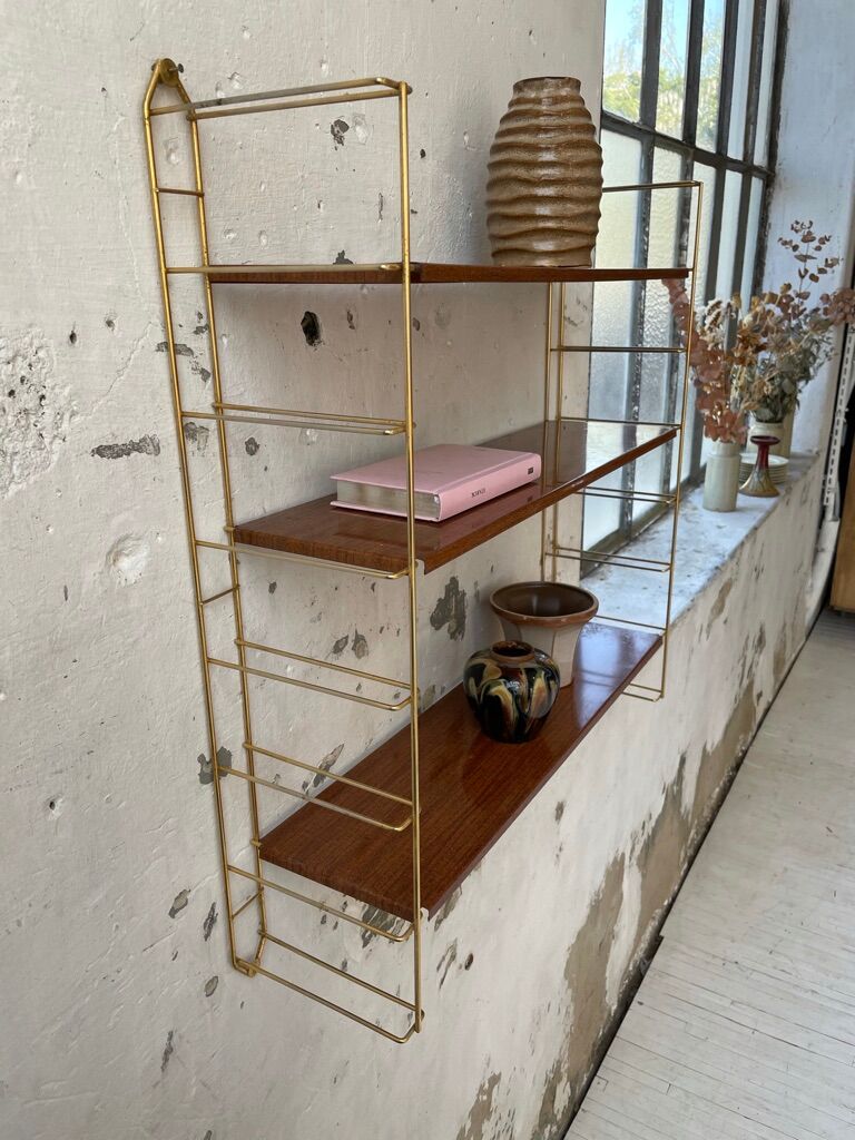 String-type wall shelf
