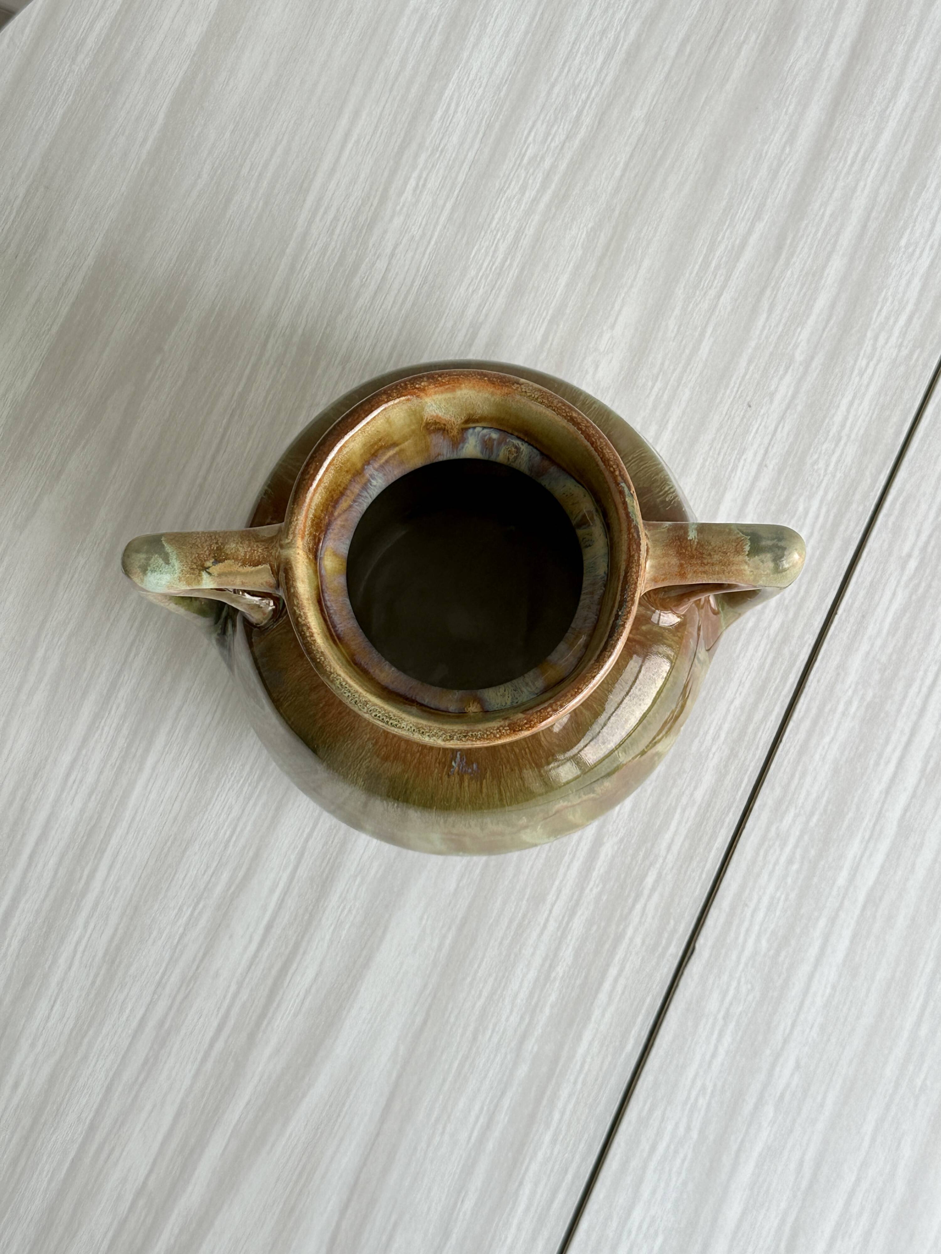 Ceramic vase with handles