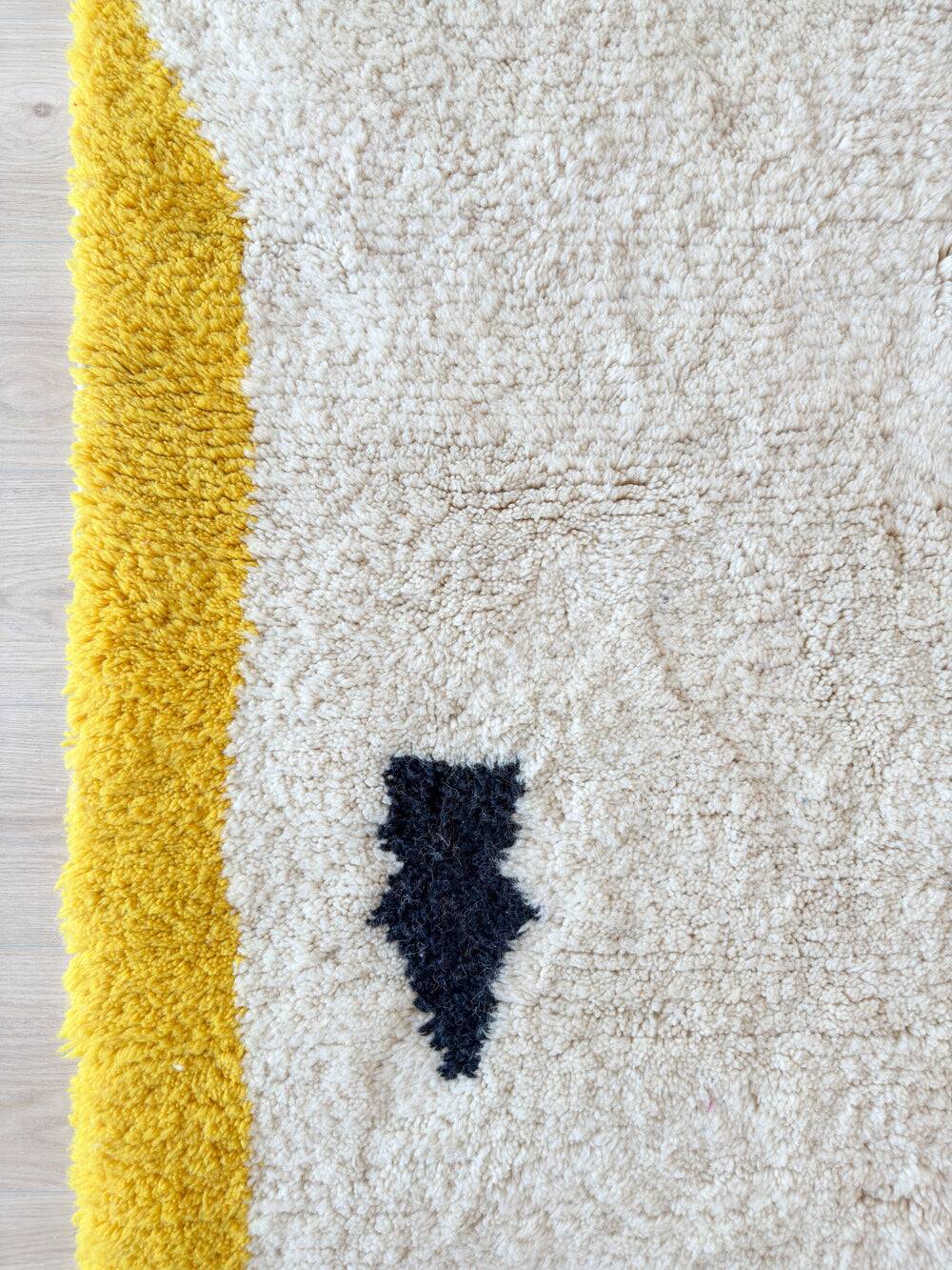 Traditional handmade colorful Berber rug 250cmx150cm