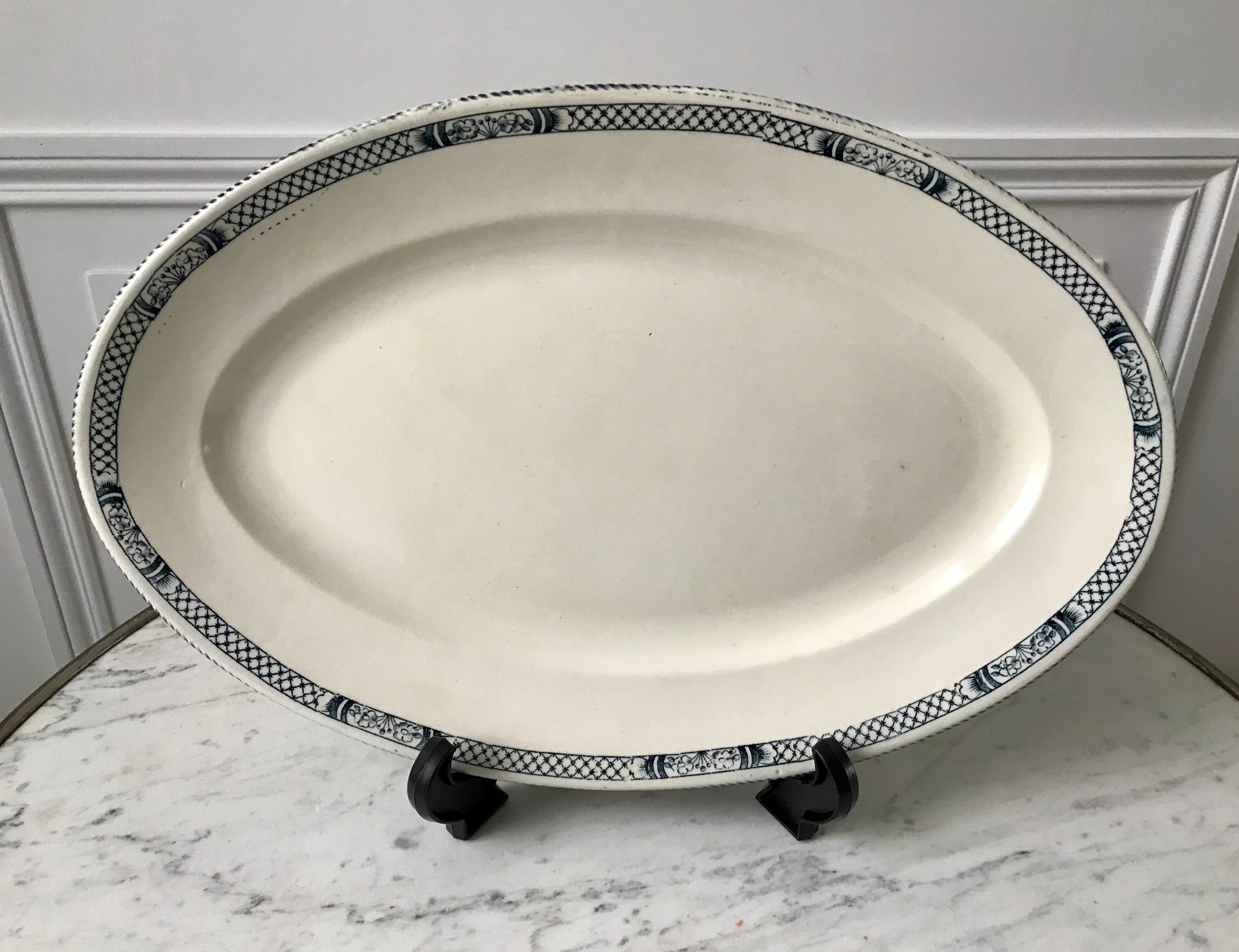 Flat oval Iron Earth Salins late nineteenth