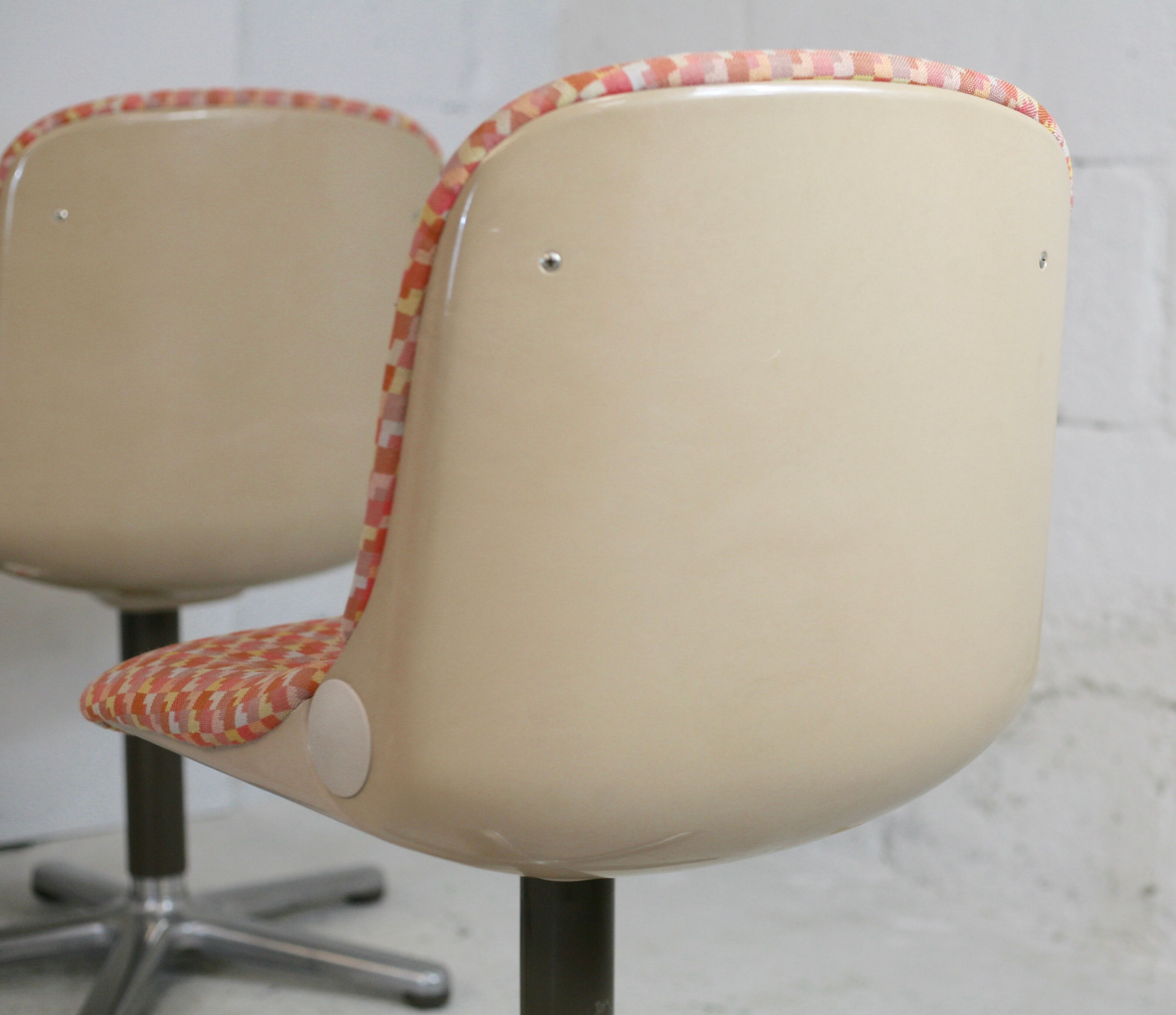 5 chairs "space age", Wilkhahn edition, plastic shells, star steel base. Circa 1970