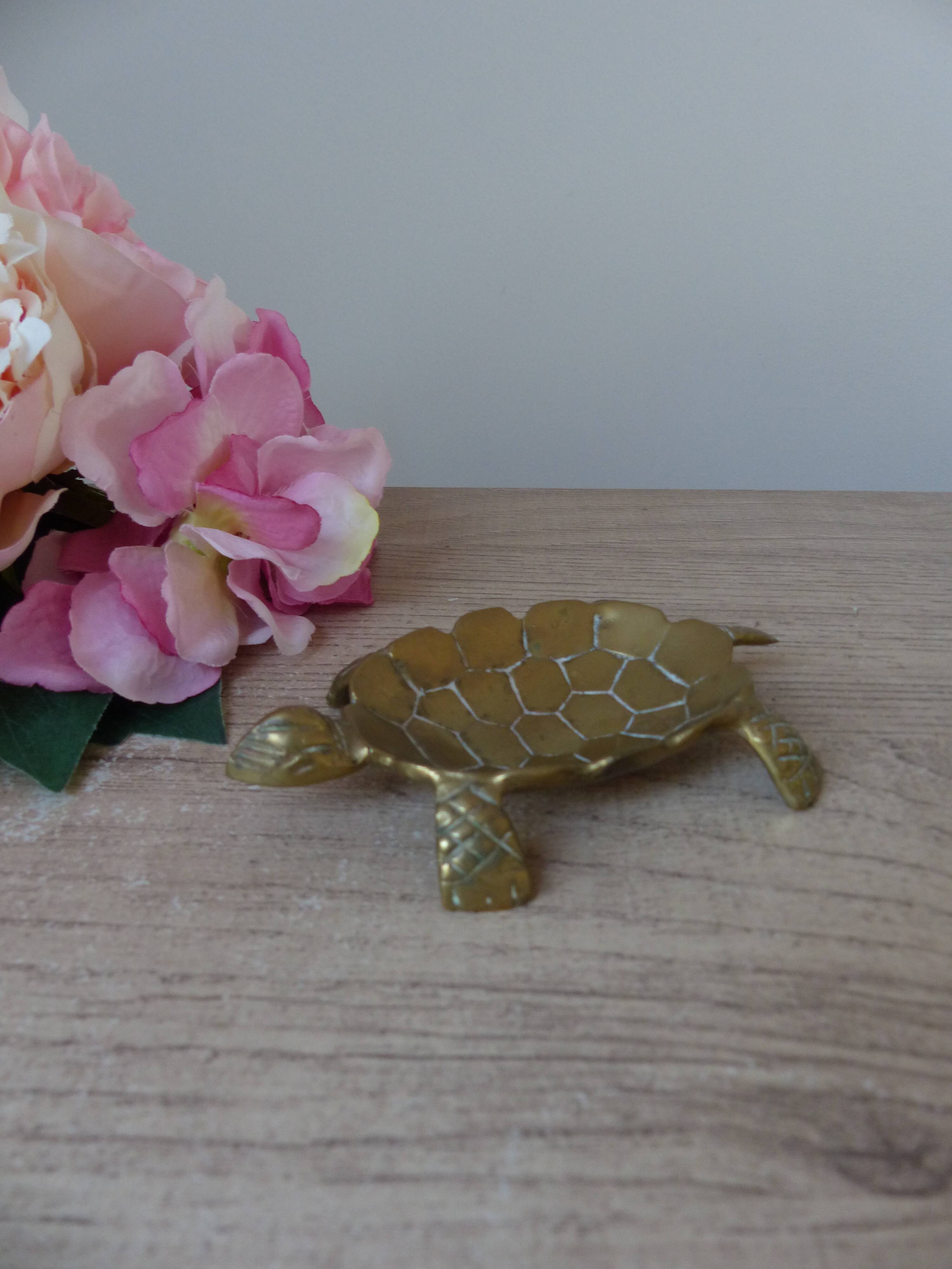 Petit cendrier tortue en laiton sculpté vintage