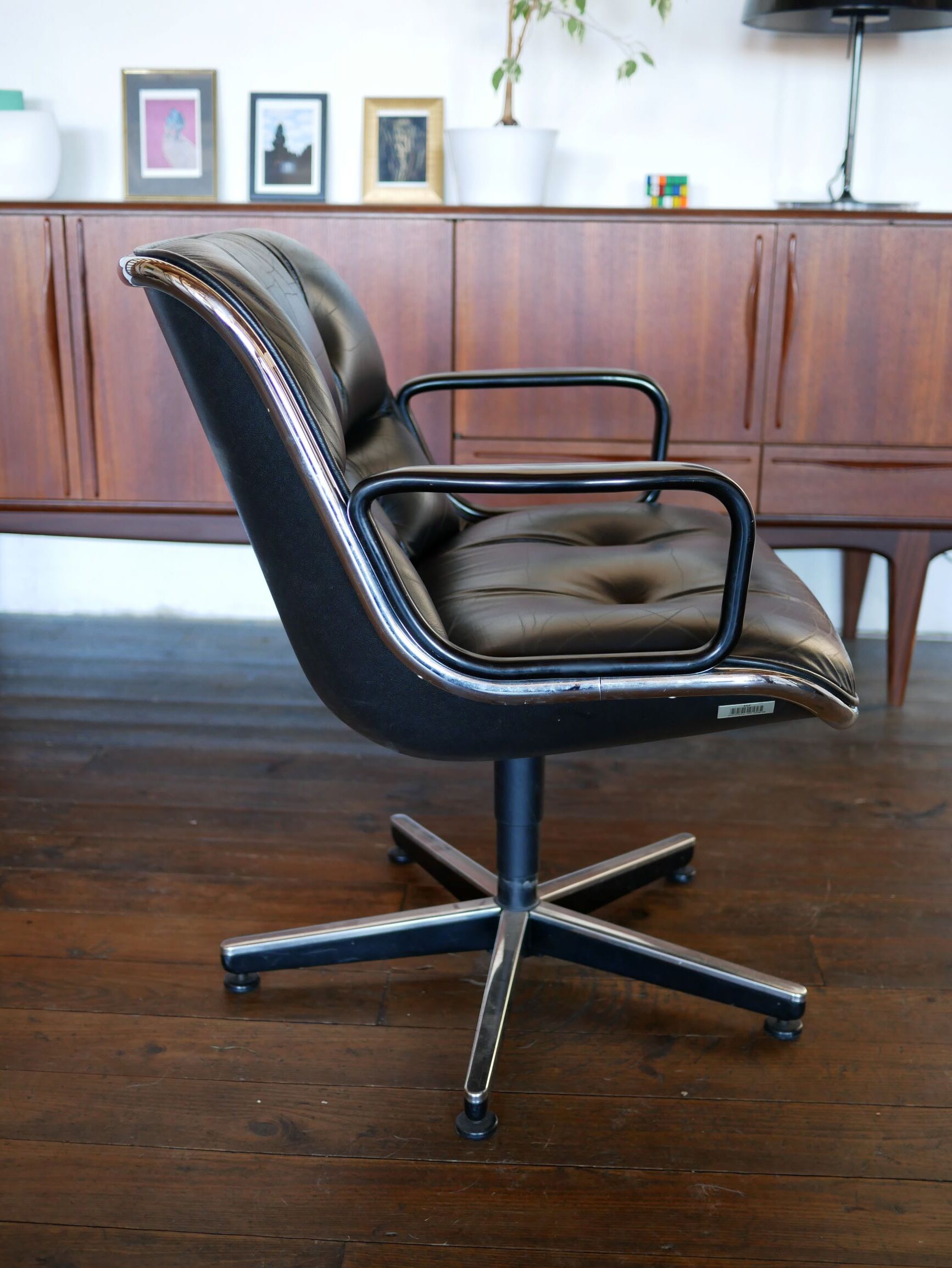Leather armchair black by Charles Pollock for Knoll International