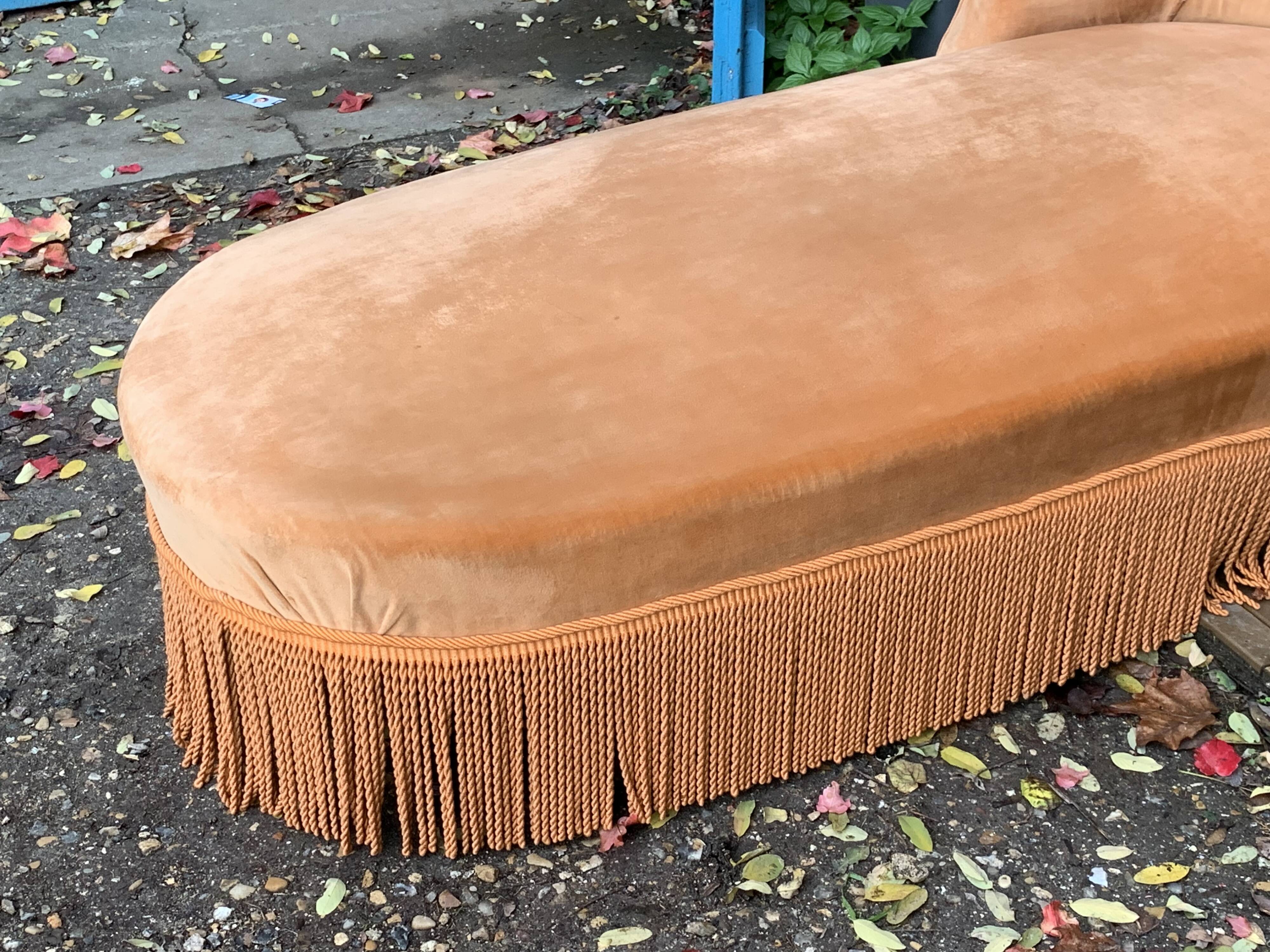 Napoleon III toad daybed in padded velvet 1950