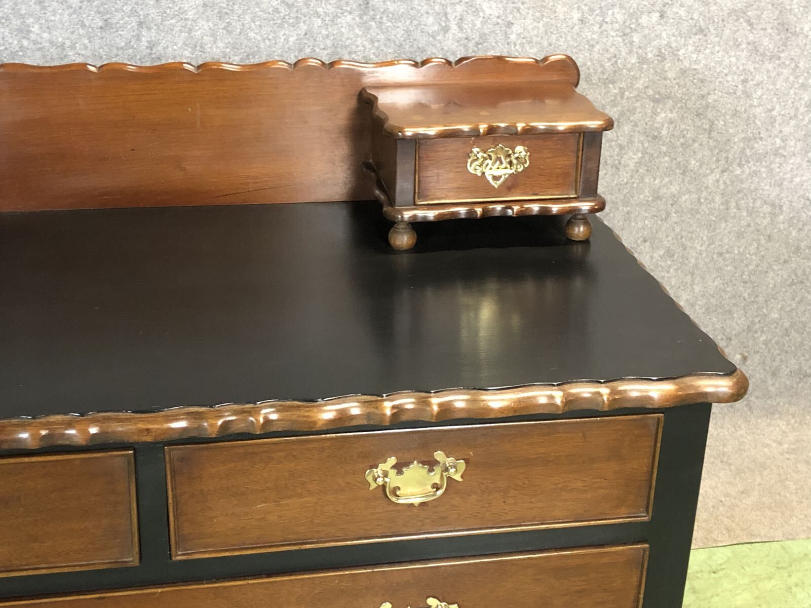 Early twentieth mahogany dresser