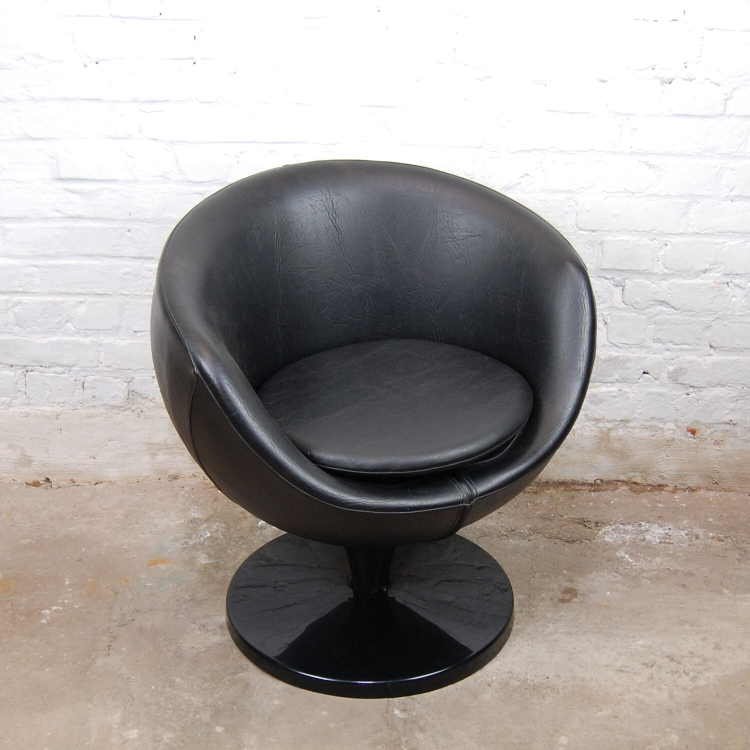 Vintage armchair Luna by Pierre Guariche for Meurop 1960s