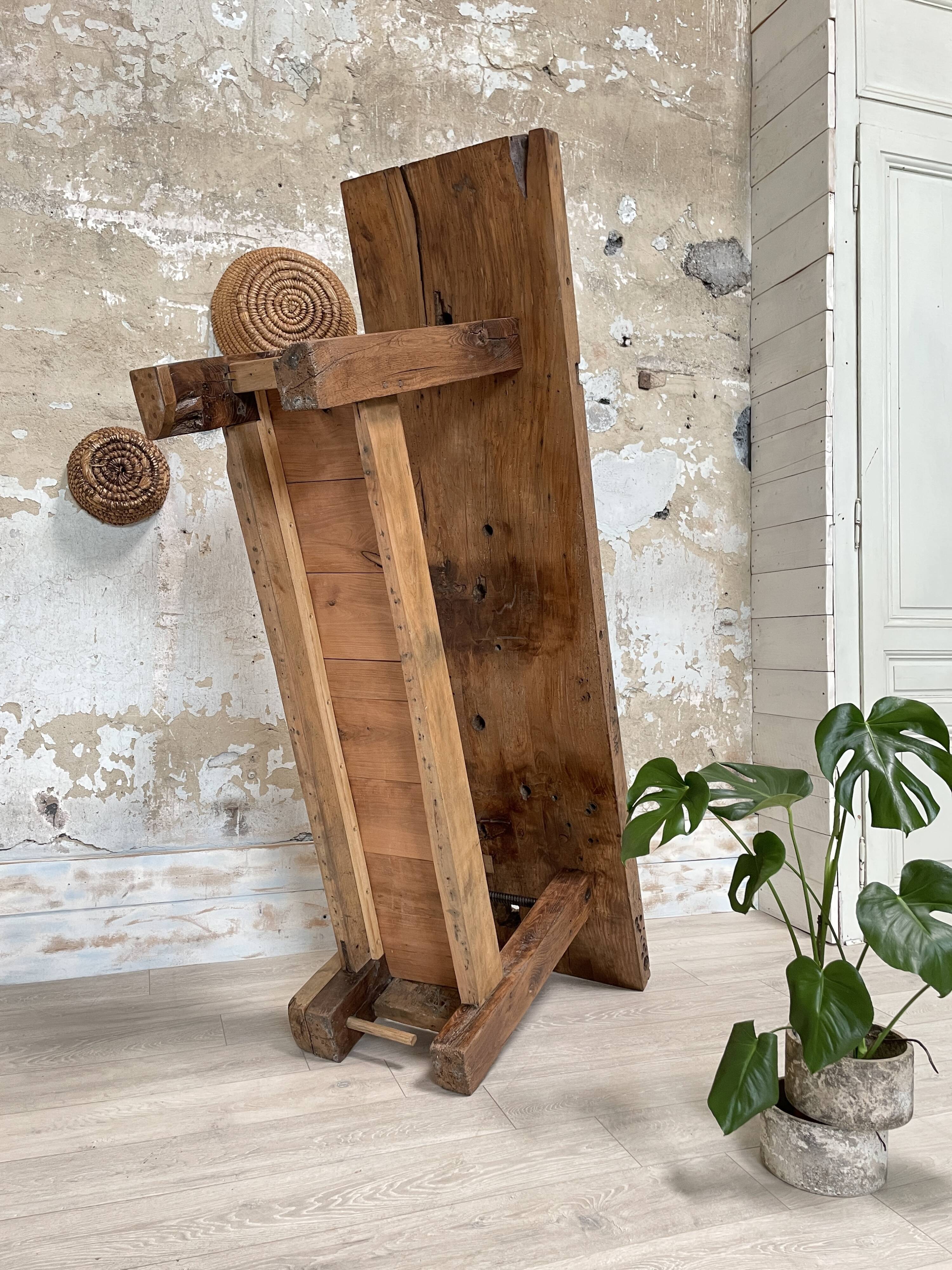 Solid wood carpenter's workbench