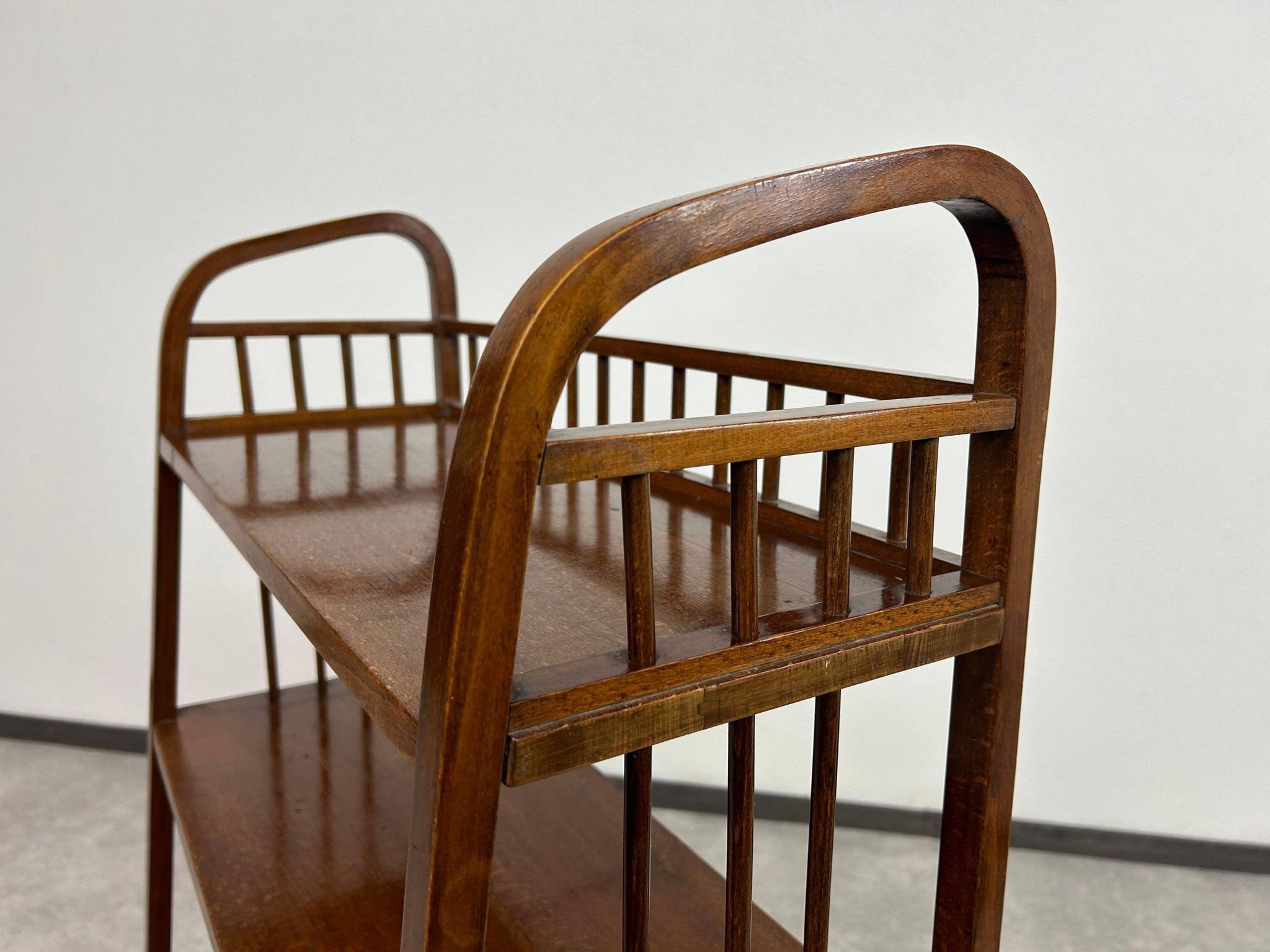 Jugendstil shelf by Thonet Debrecen