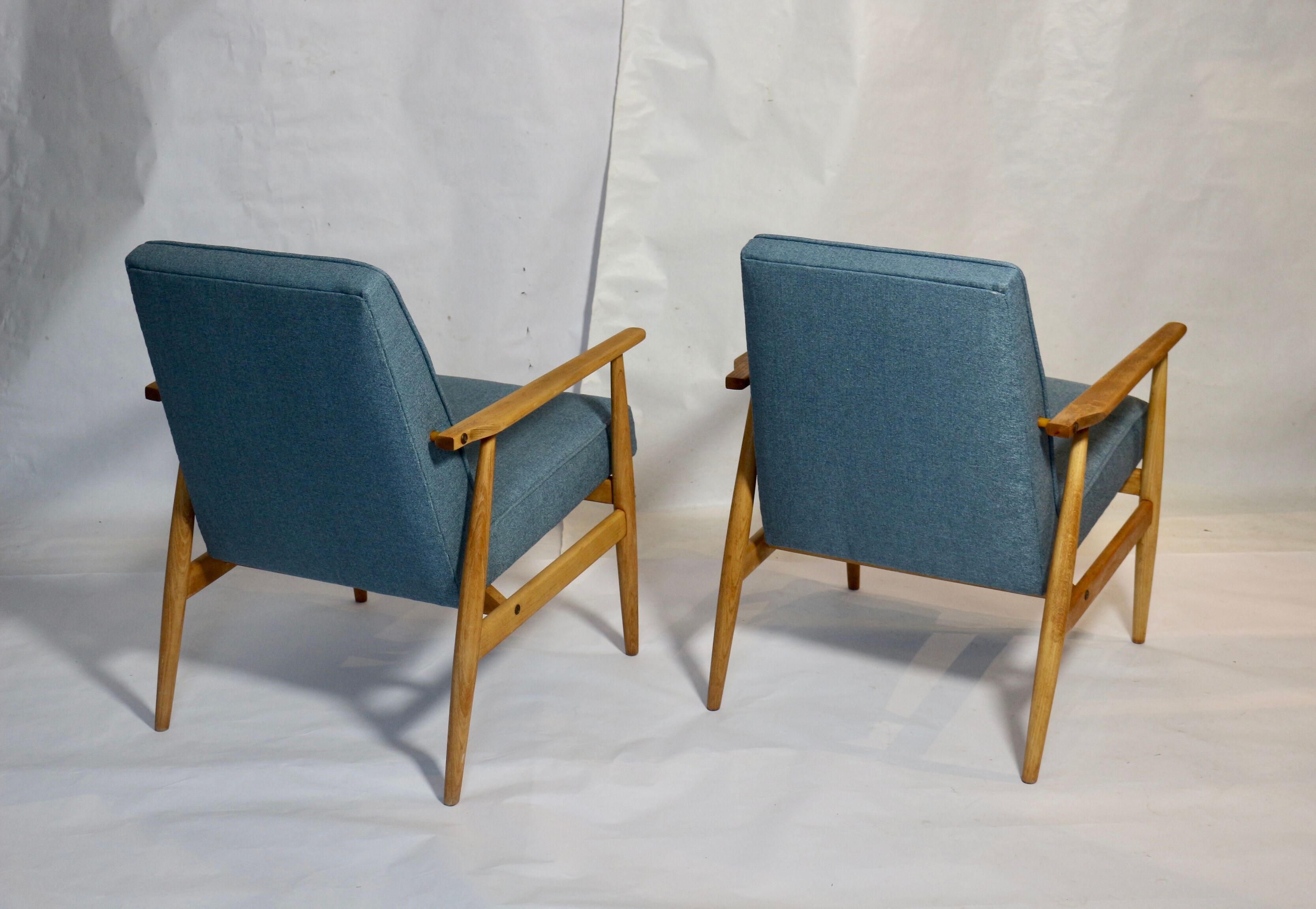 Pair of armchairs henryk lily 300-190s 1970