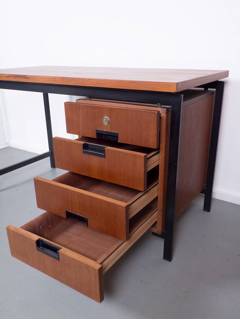 Desk EU02 Japanse serie – Pastoe – Cees Braakman