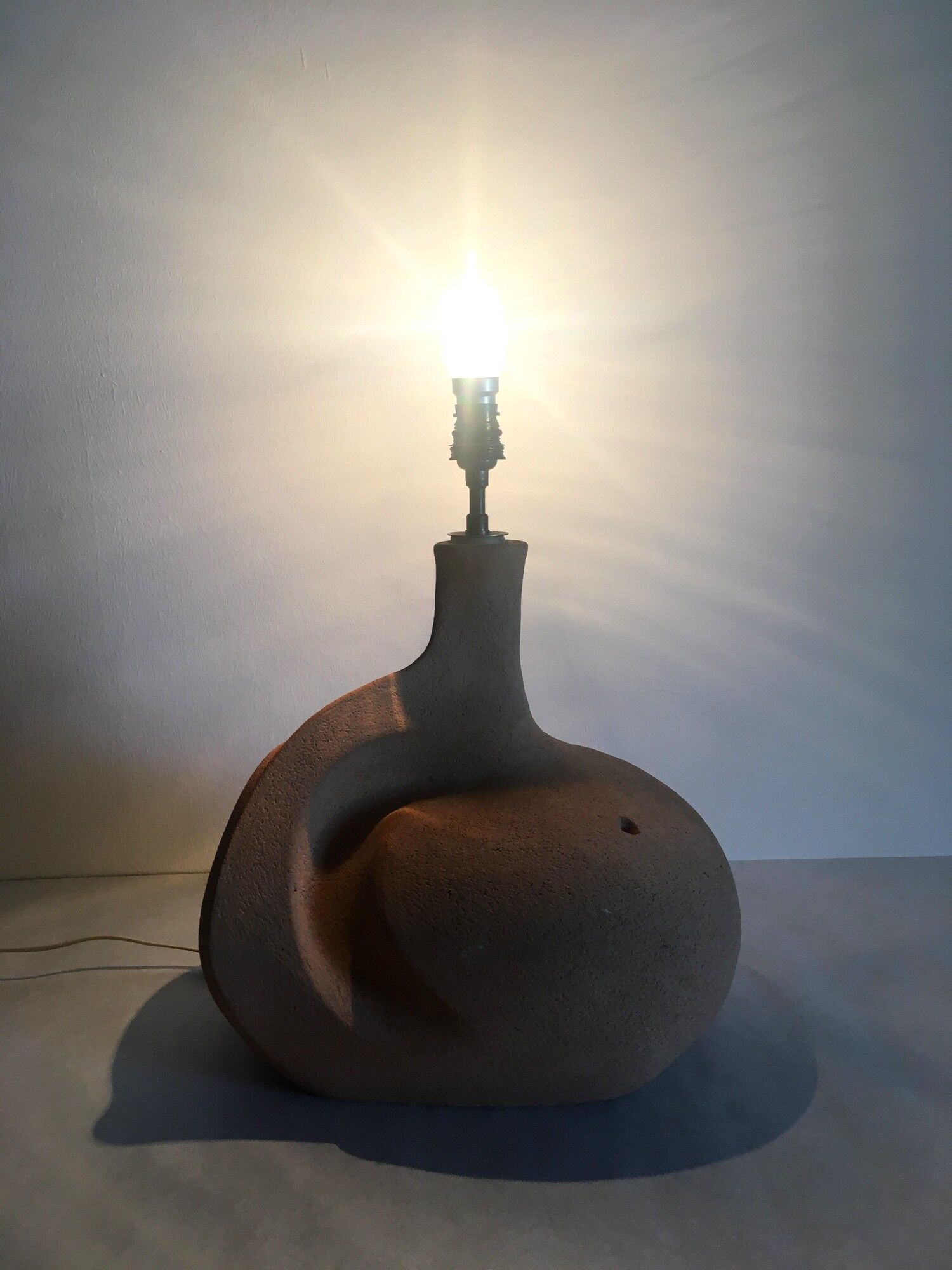 Lampe en pierre vintage années 70
