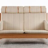 Very beautiful and elegant vintage 2-seater sofa design by Børge Mogensen