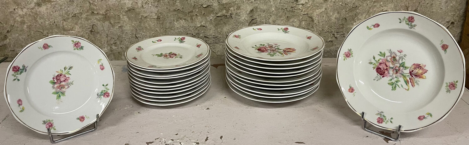 Large 45-Piece Dinner Service, Limoges Porcelain, Berry Decor