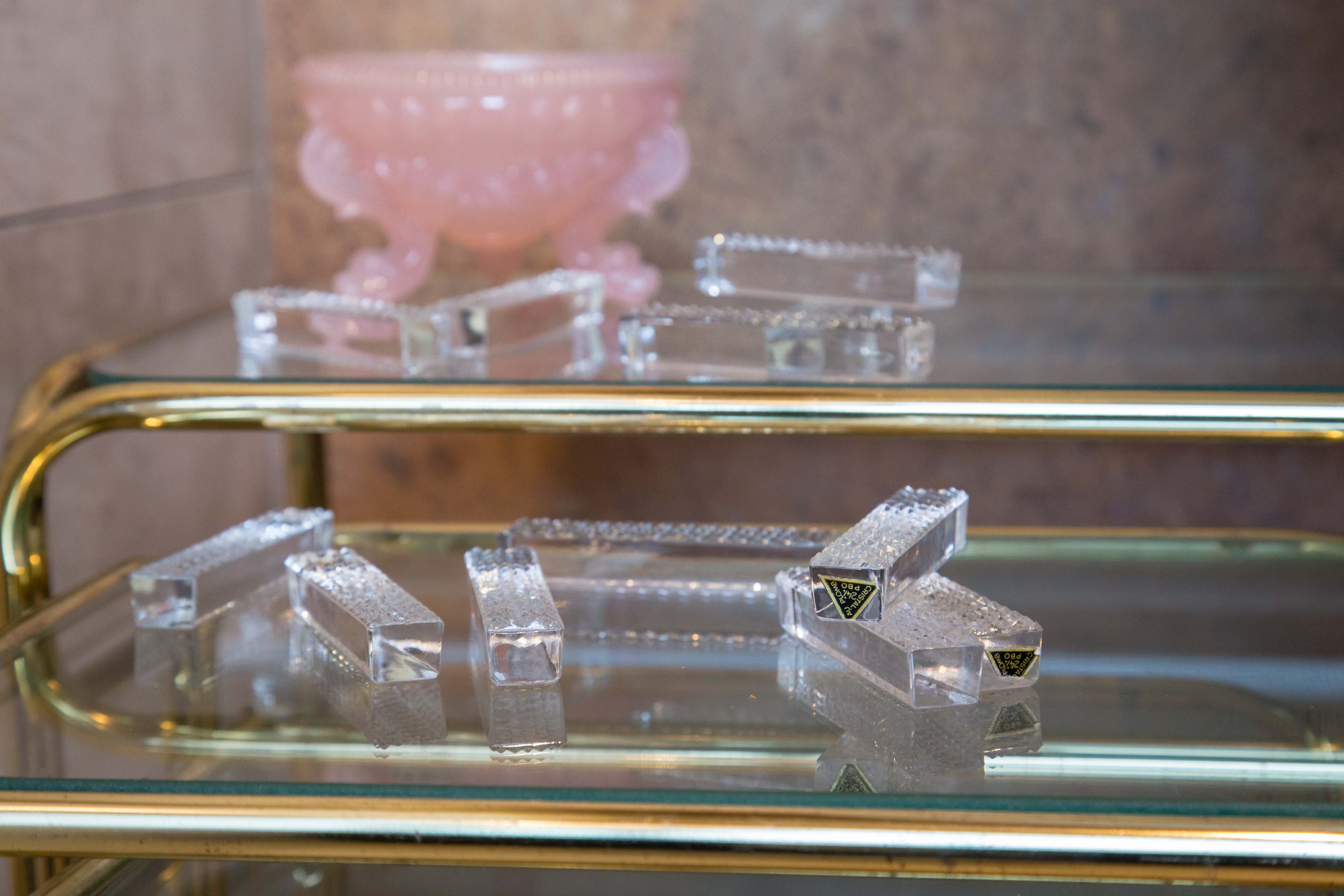 Crystal knife holder