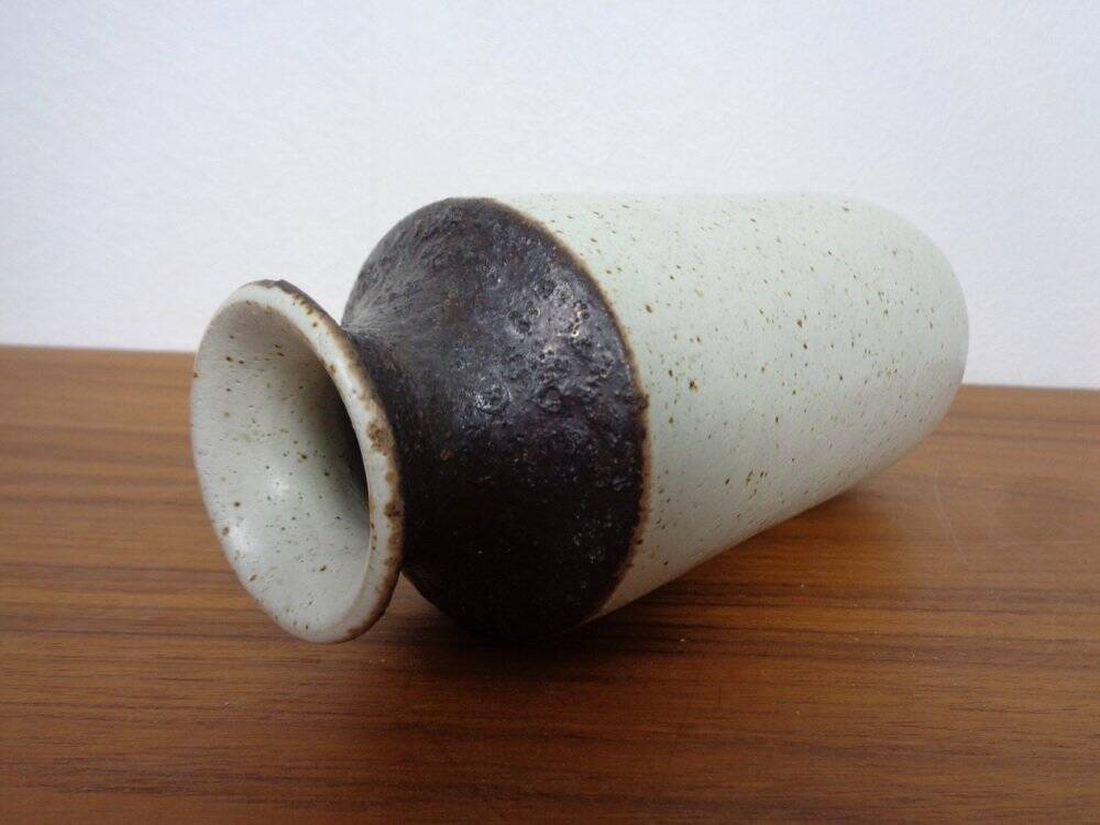Minimalist stoneware vase by Bruno Gambone, Italy, 1970s