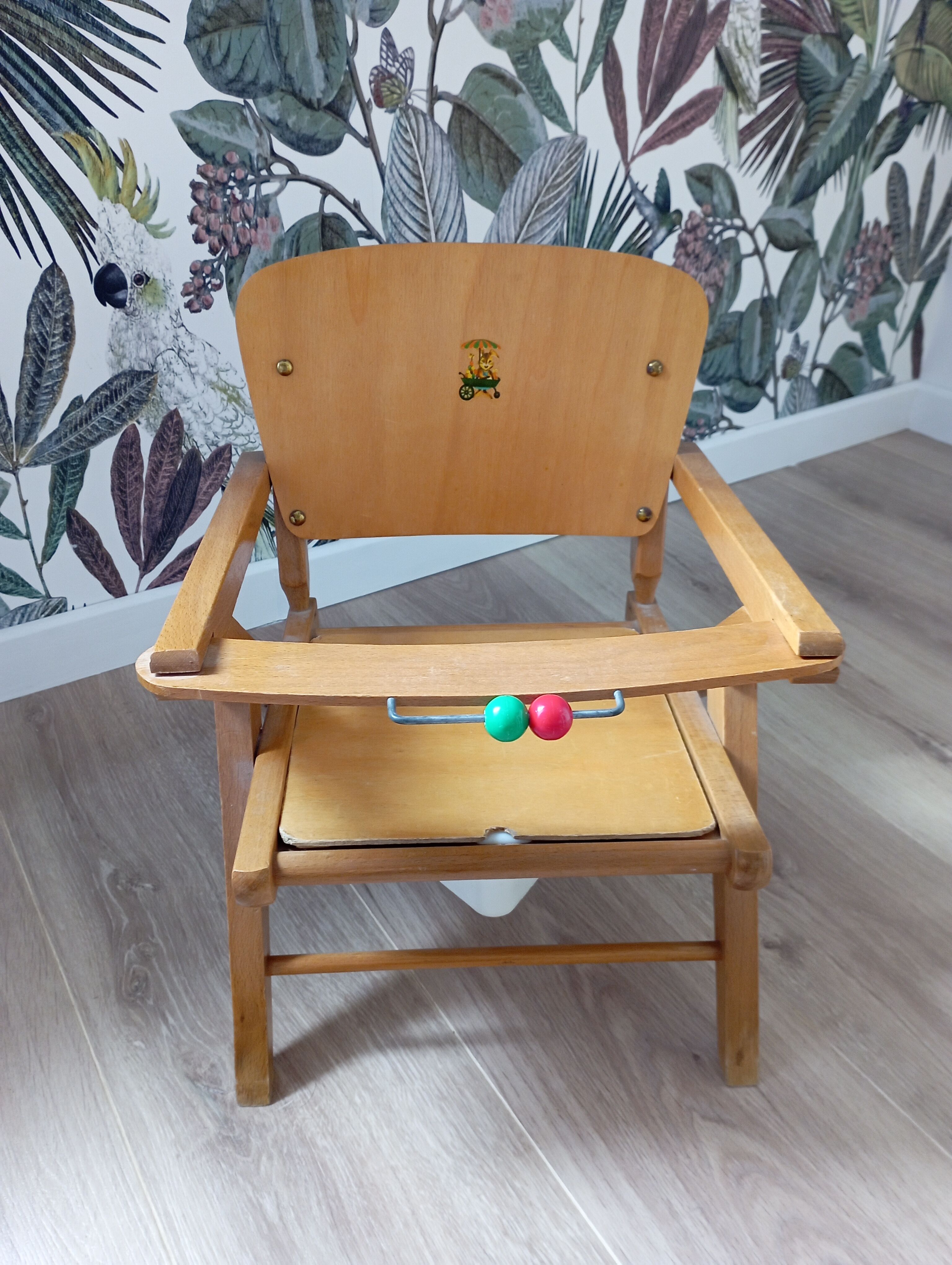 Armchair chair pot child compass feet