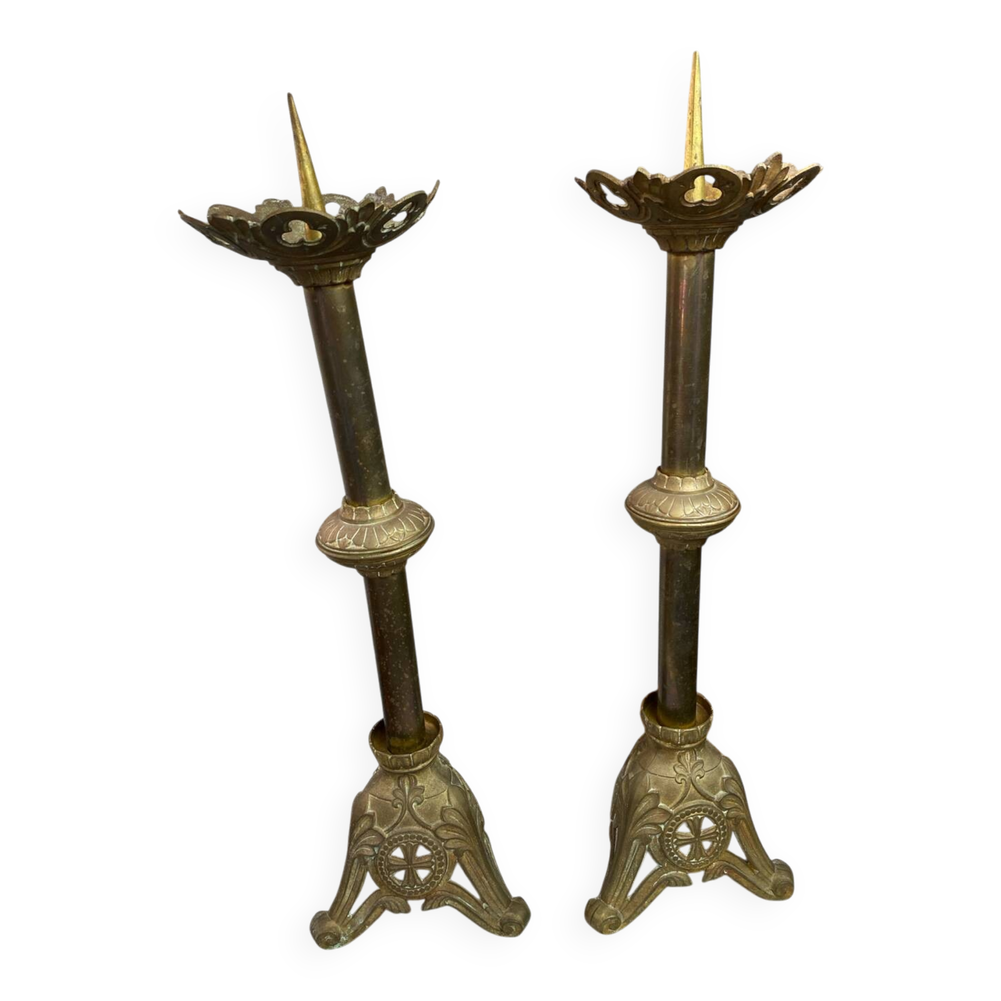 Paire de piques-cierges d’église en bronze et laiton
