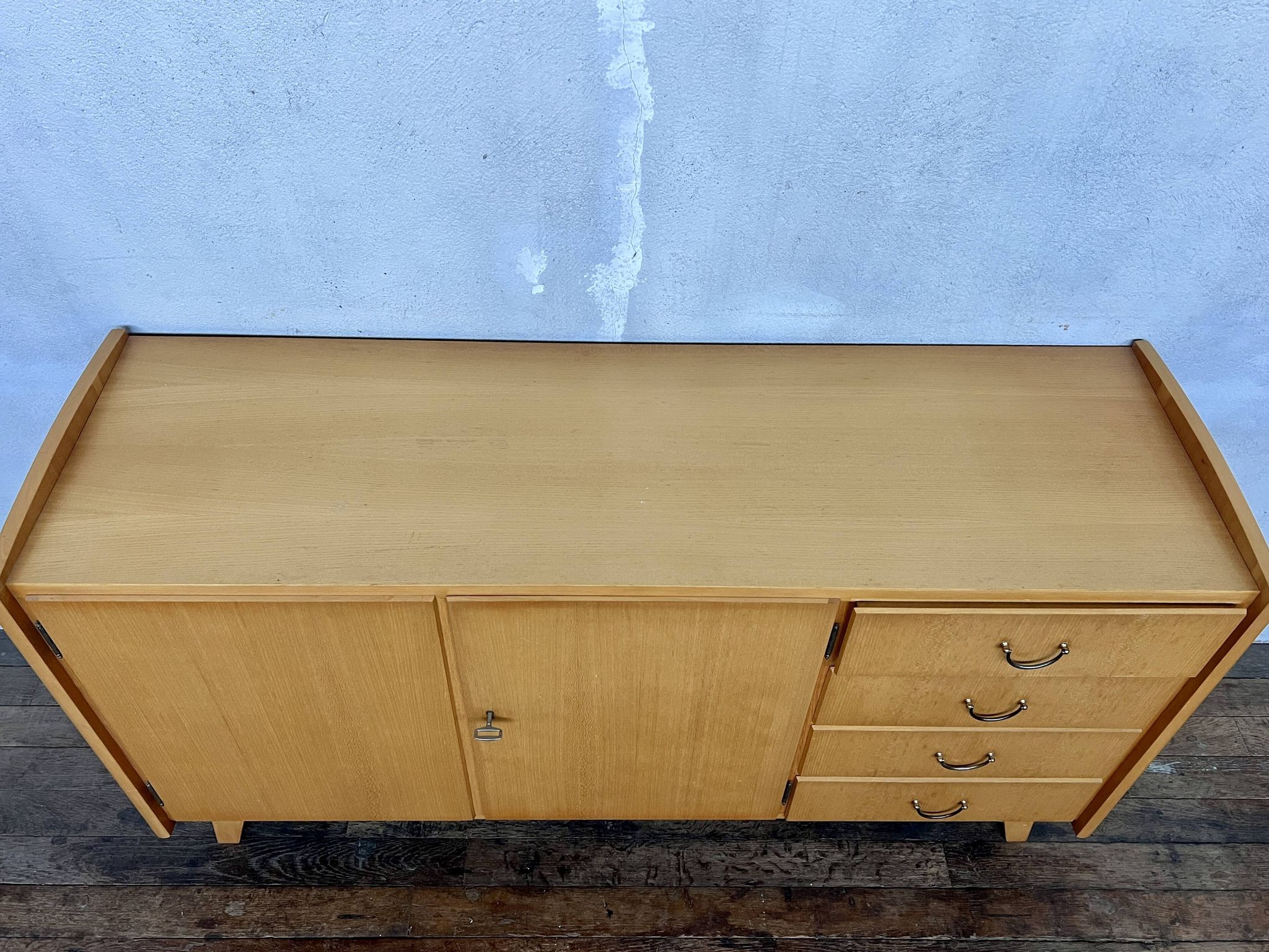Enfilade vintage en frêne – style scandinave