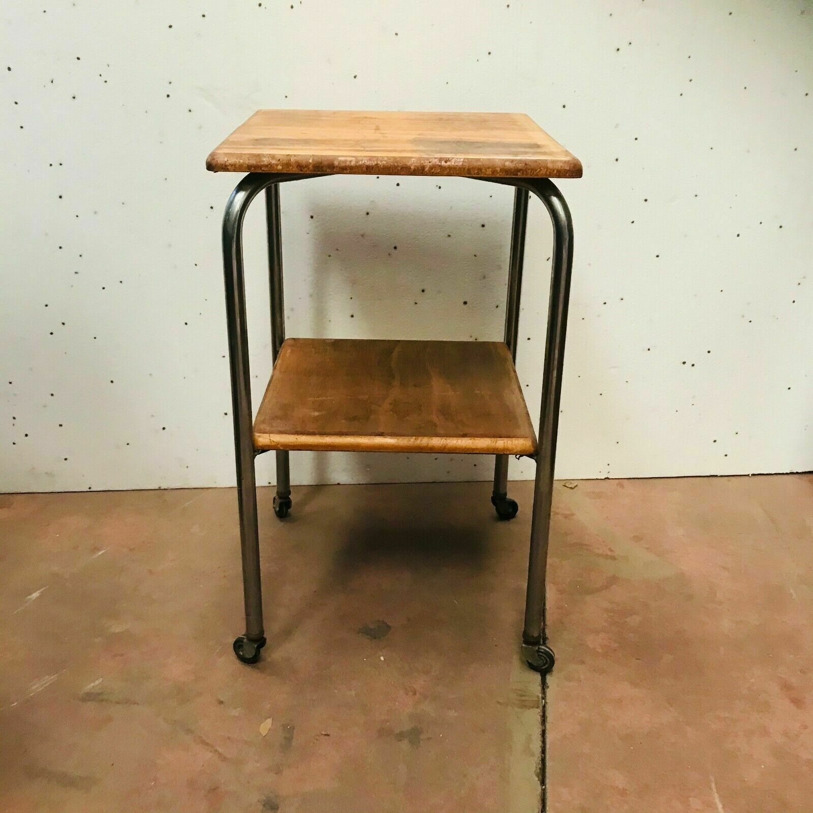 Saddle or pedestal in chrome tube and 20th century beech tray