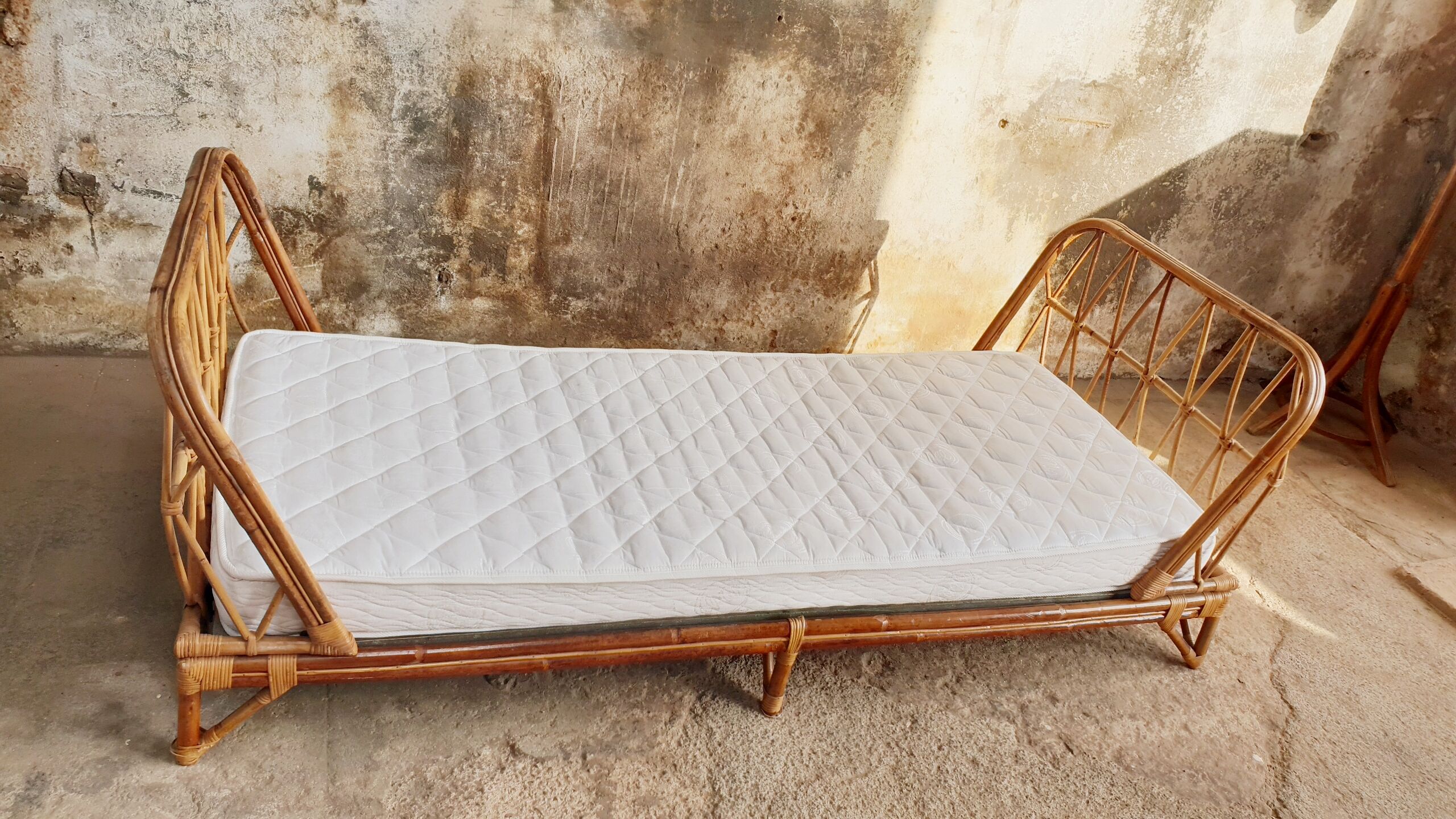 Rattan bed bench