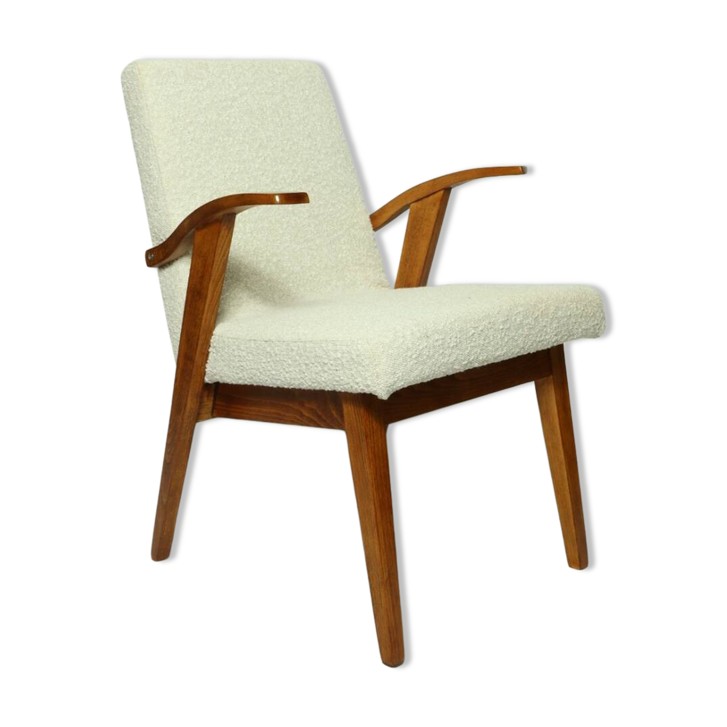Fauteuil en bois et tissu bouclette beige clair restauré, design Puchala 1970