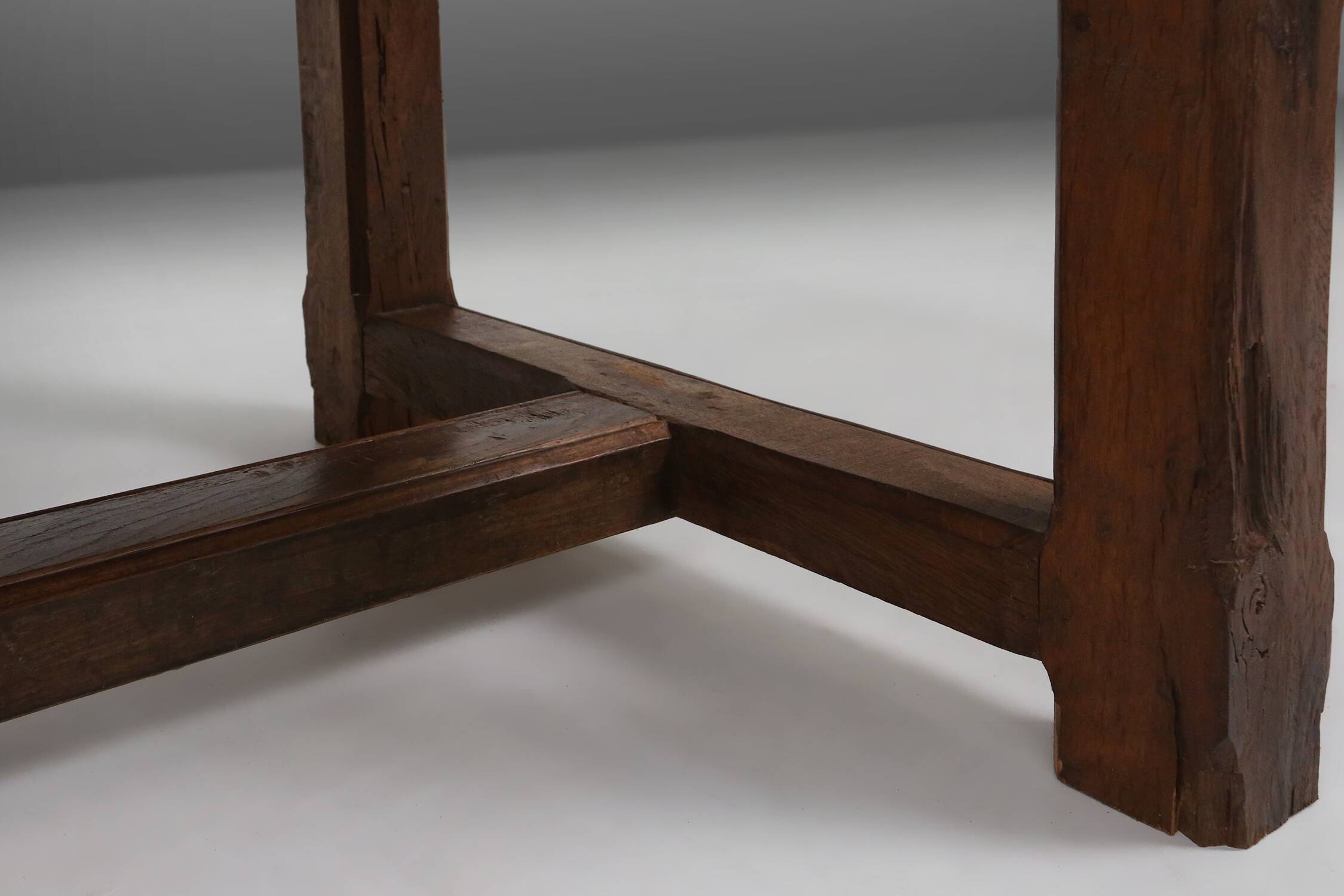 Antique Spanish console table in oak wood, with 2 large drawers from the 18th century.