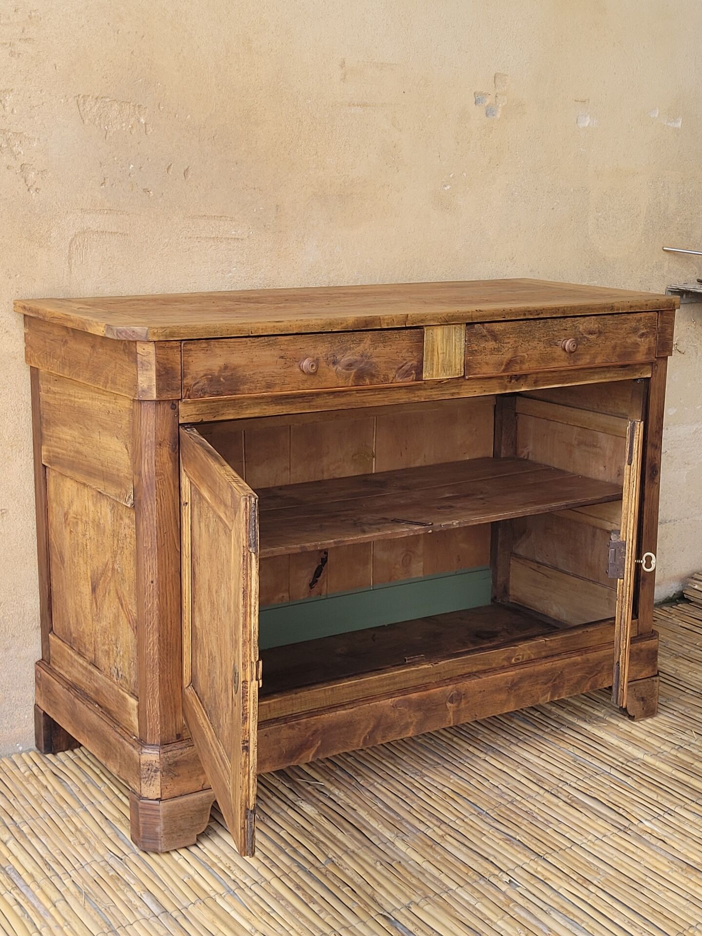 Buffet ancien en bois massif- rénové