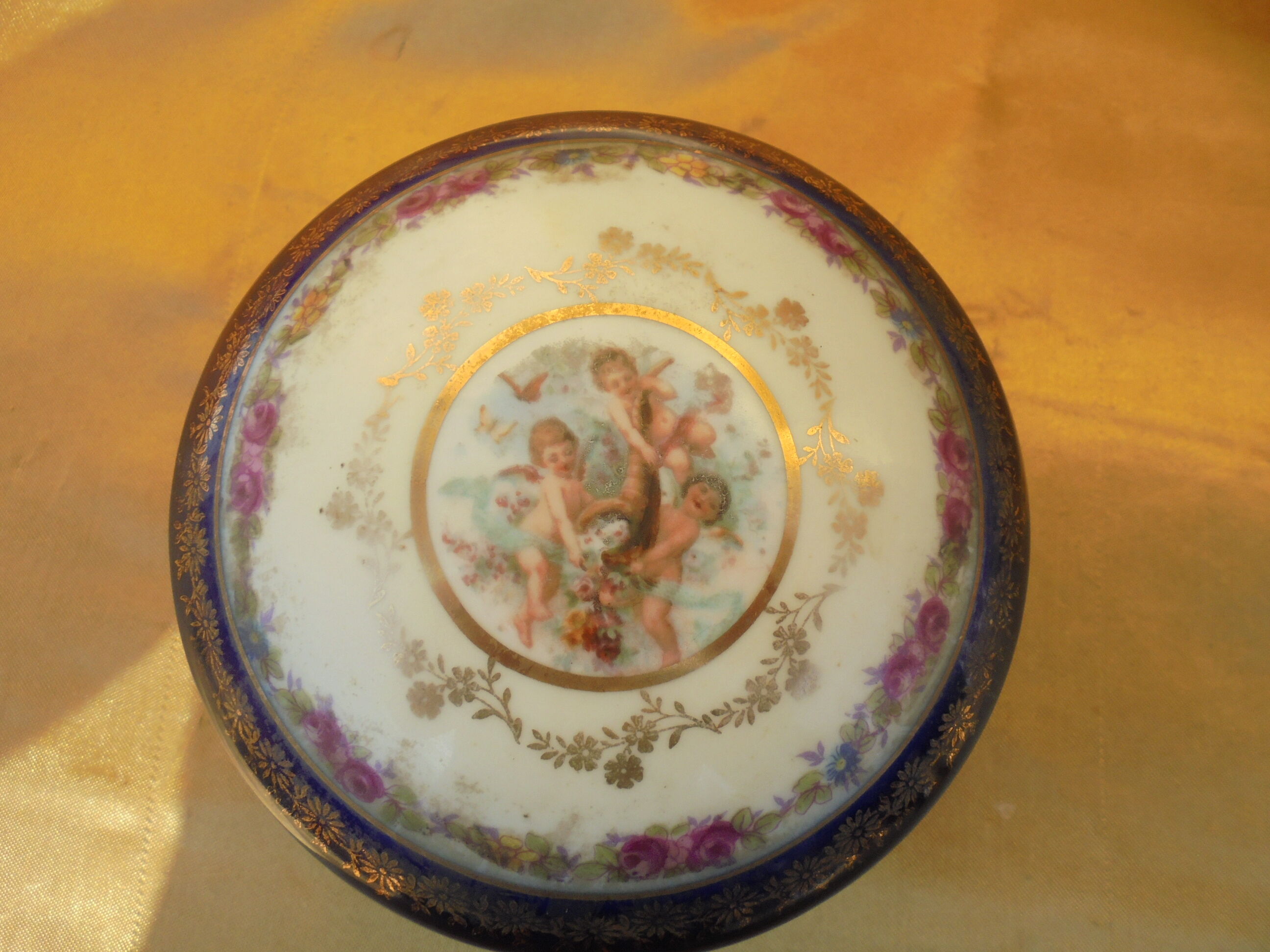 Jewelry box candy porcelain decoration cherubs