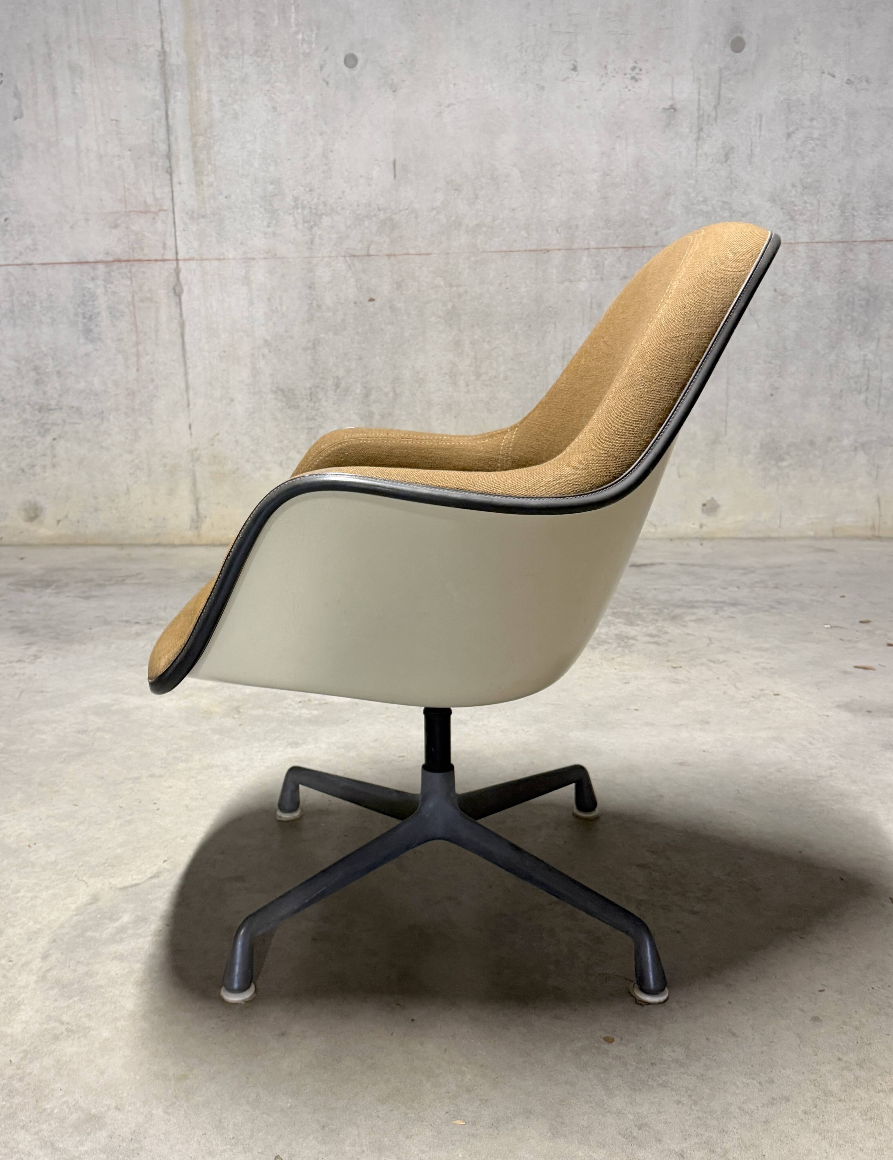 "Loose Cushion" armchair by Charles & Ray Eames for Herman Miller 1970