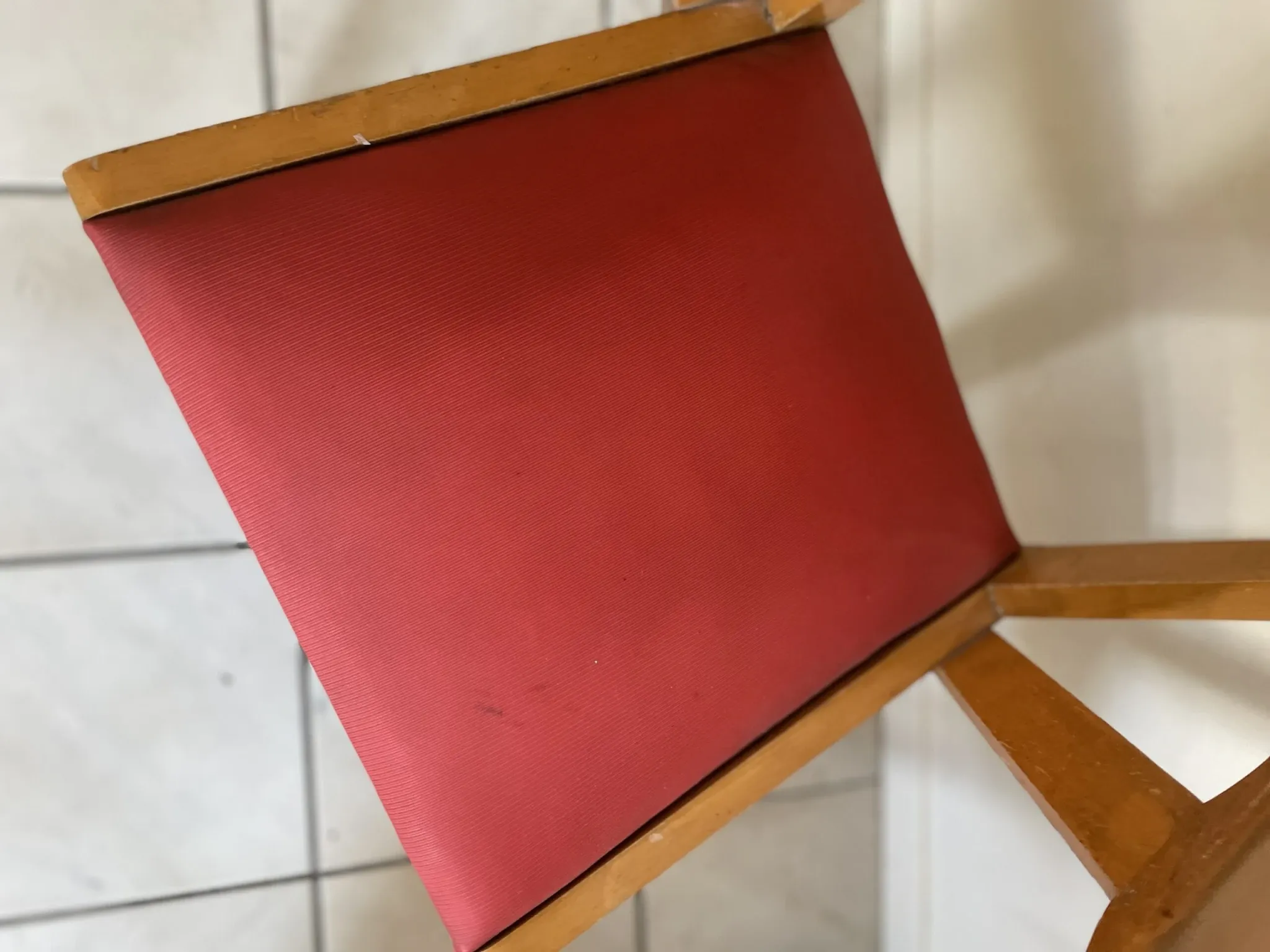 Rockabilly red armchair