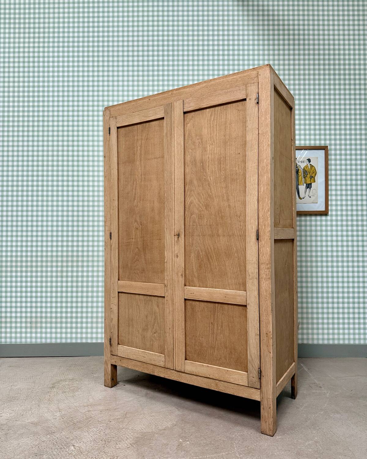 Parisian wardrobe with hanging space (renovated)