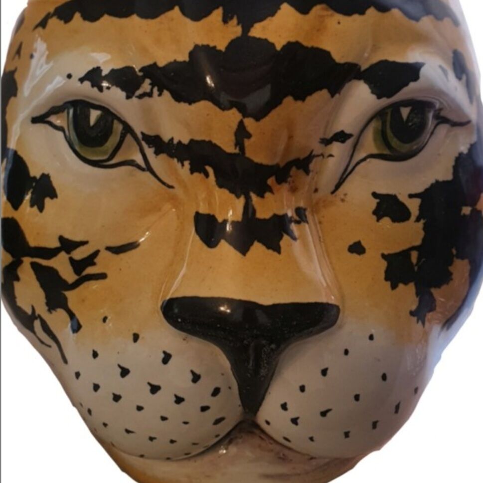 Pot cover in ceramic