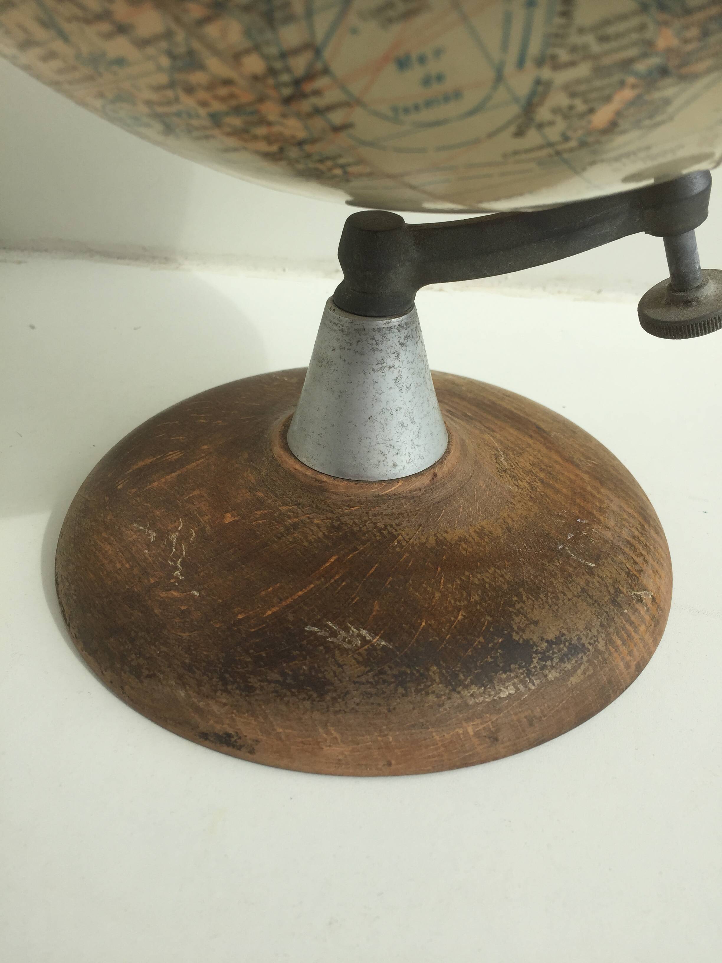 Globe Girard, Barrère and Thomas