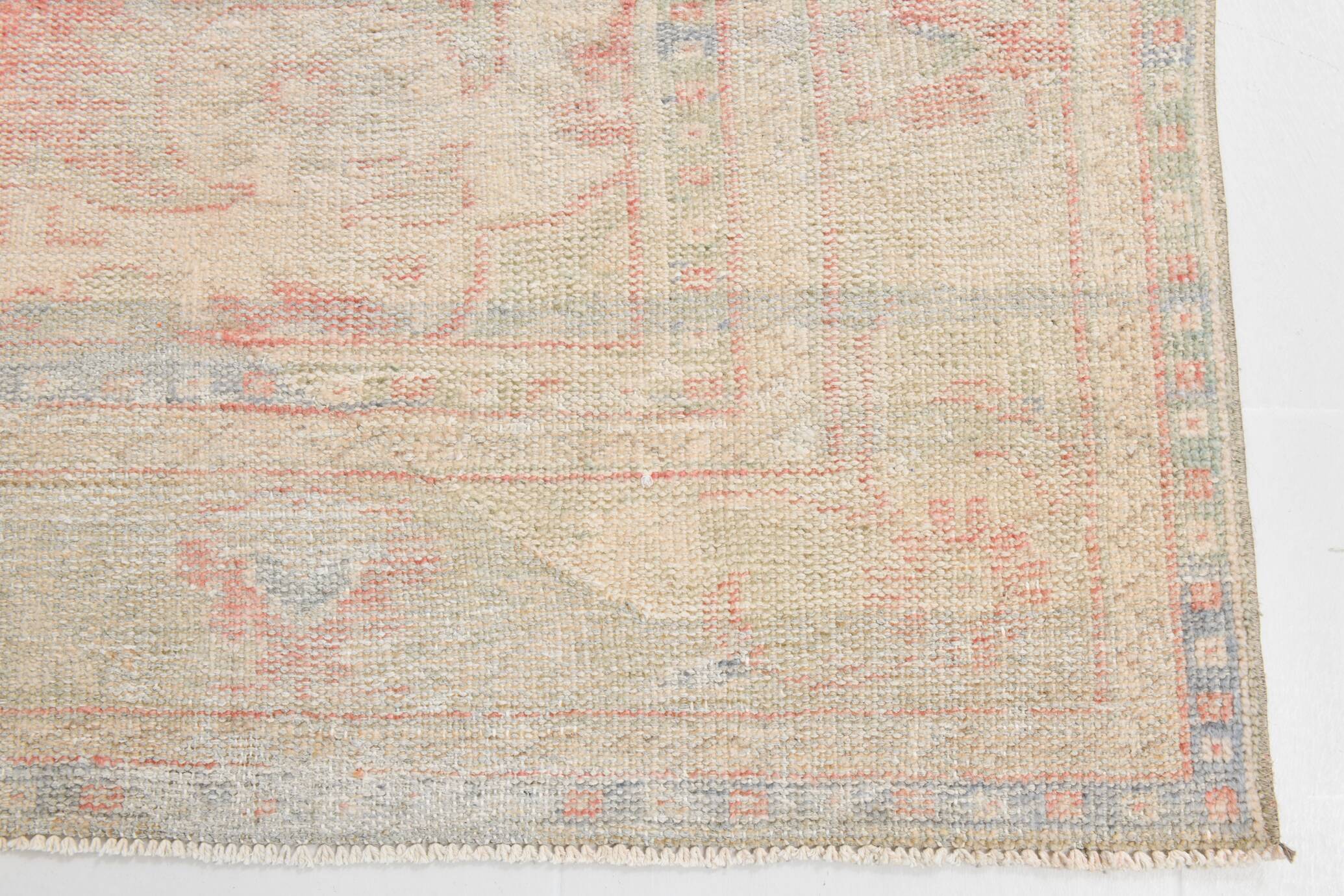 6x9 Pale Red & Beige Vintage Rug