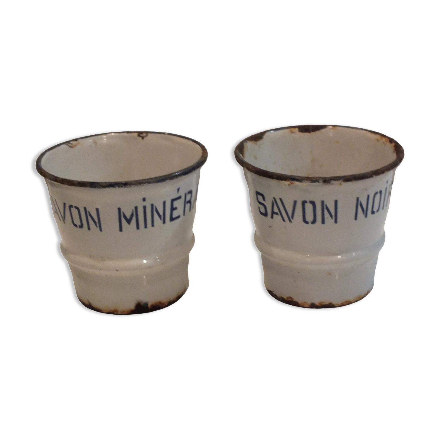 2 pots émaillés anciens pour savon noir et savon minéral