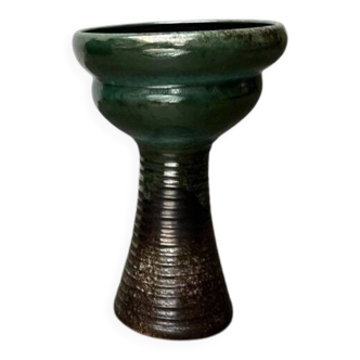 Brutalist studio pottery vase in East German style from the mid-century by Kerstin & Ralf Unterstab for Kunsttöpferei Unterstab KTU, 1960s.