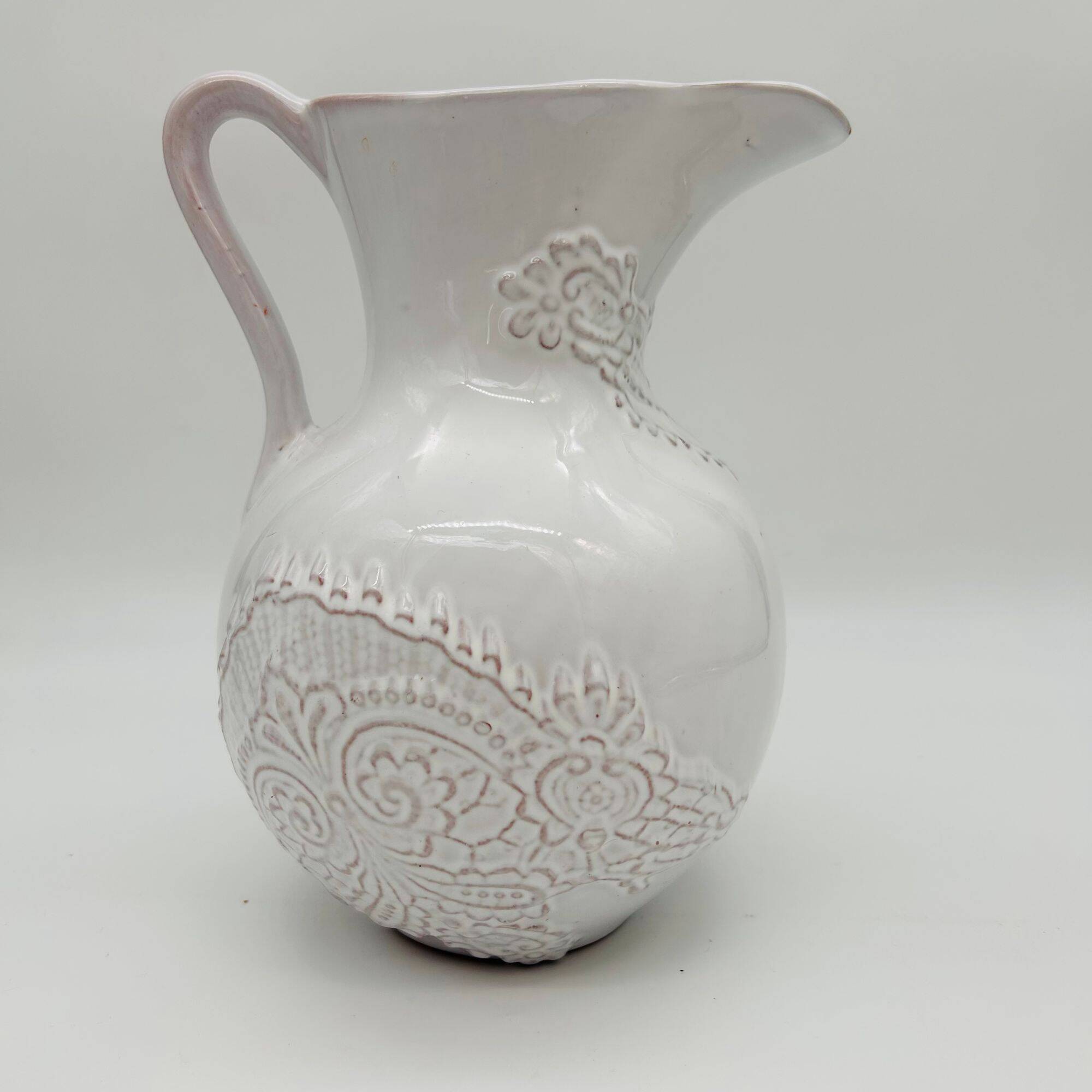 French farmhouse jug with a vintage look.